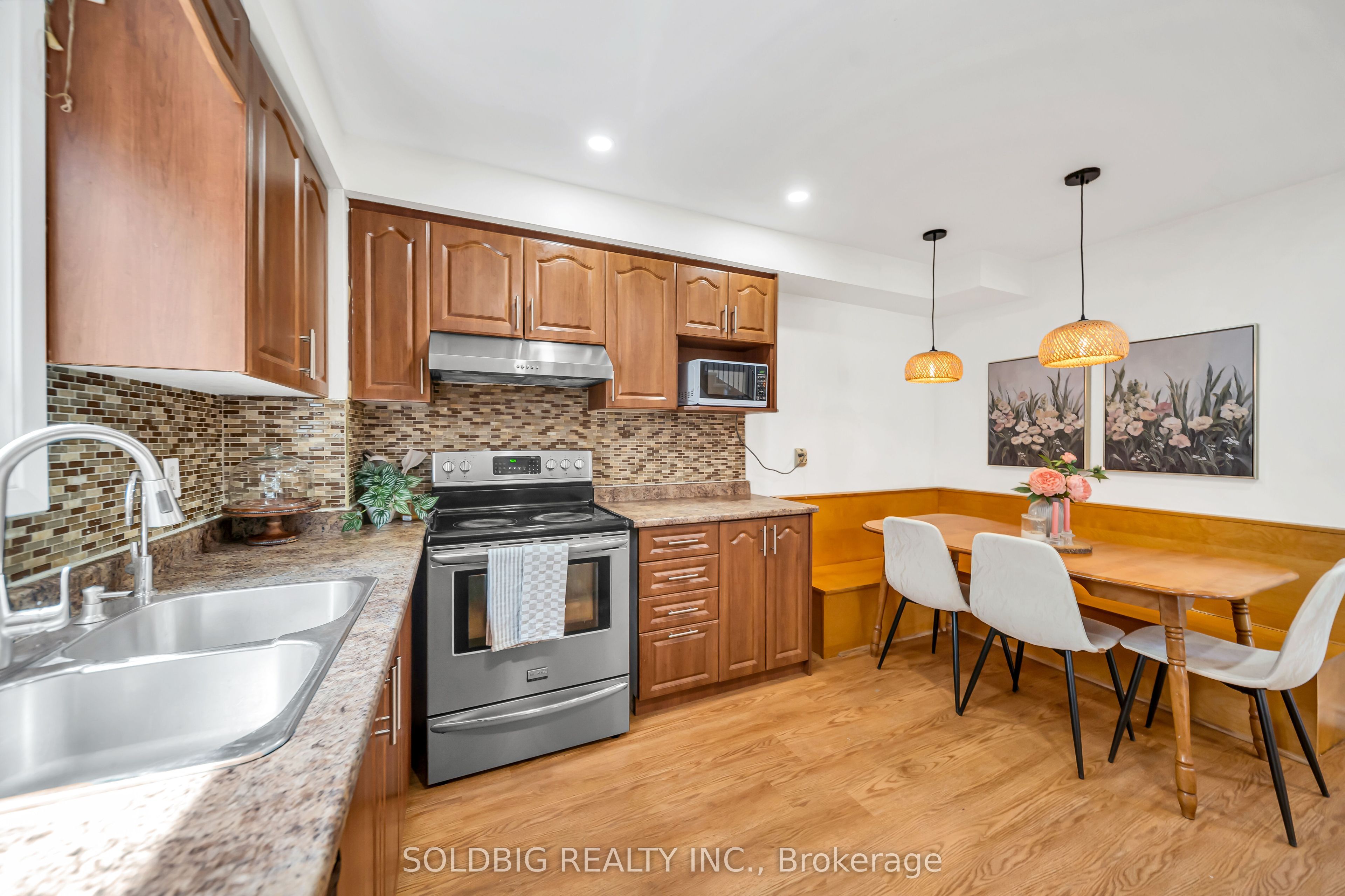 76 Banting Crescent Property Photo 11