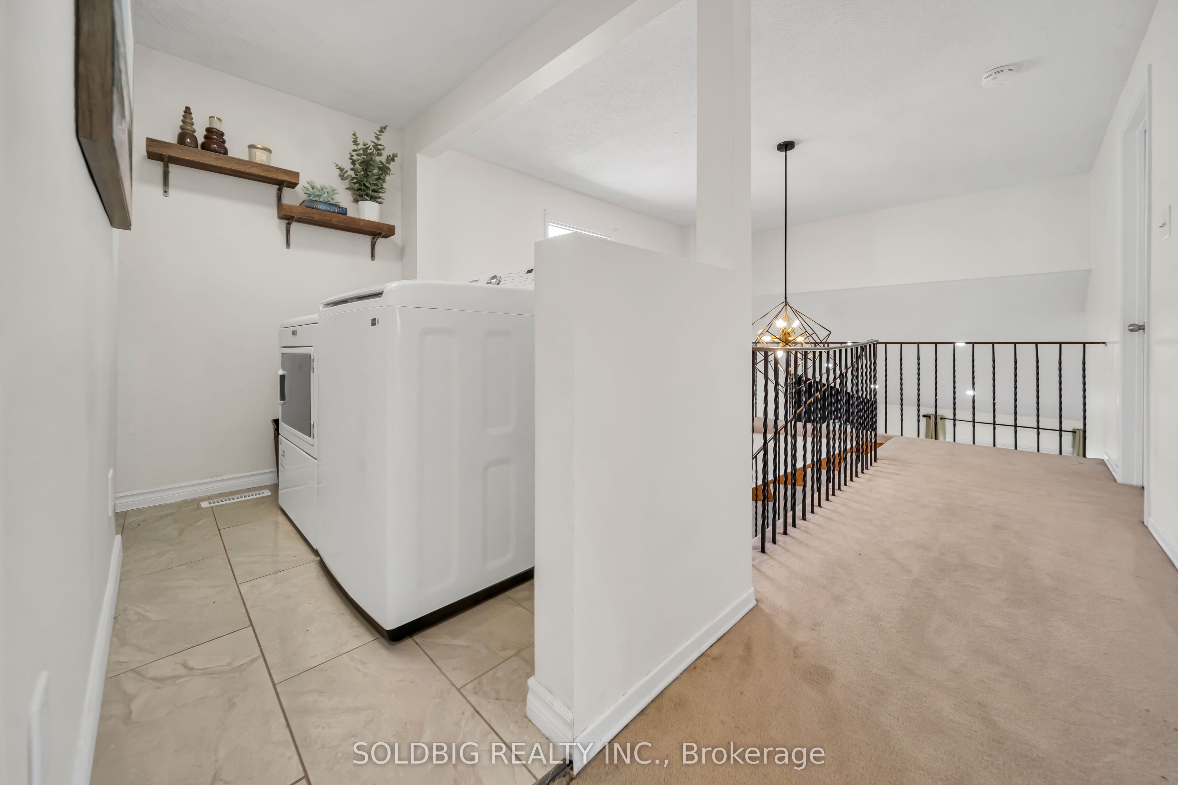 76 Banting Crescent Property Photo 16
