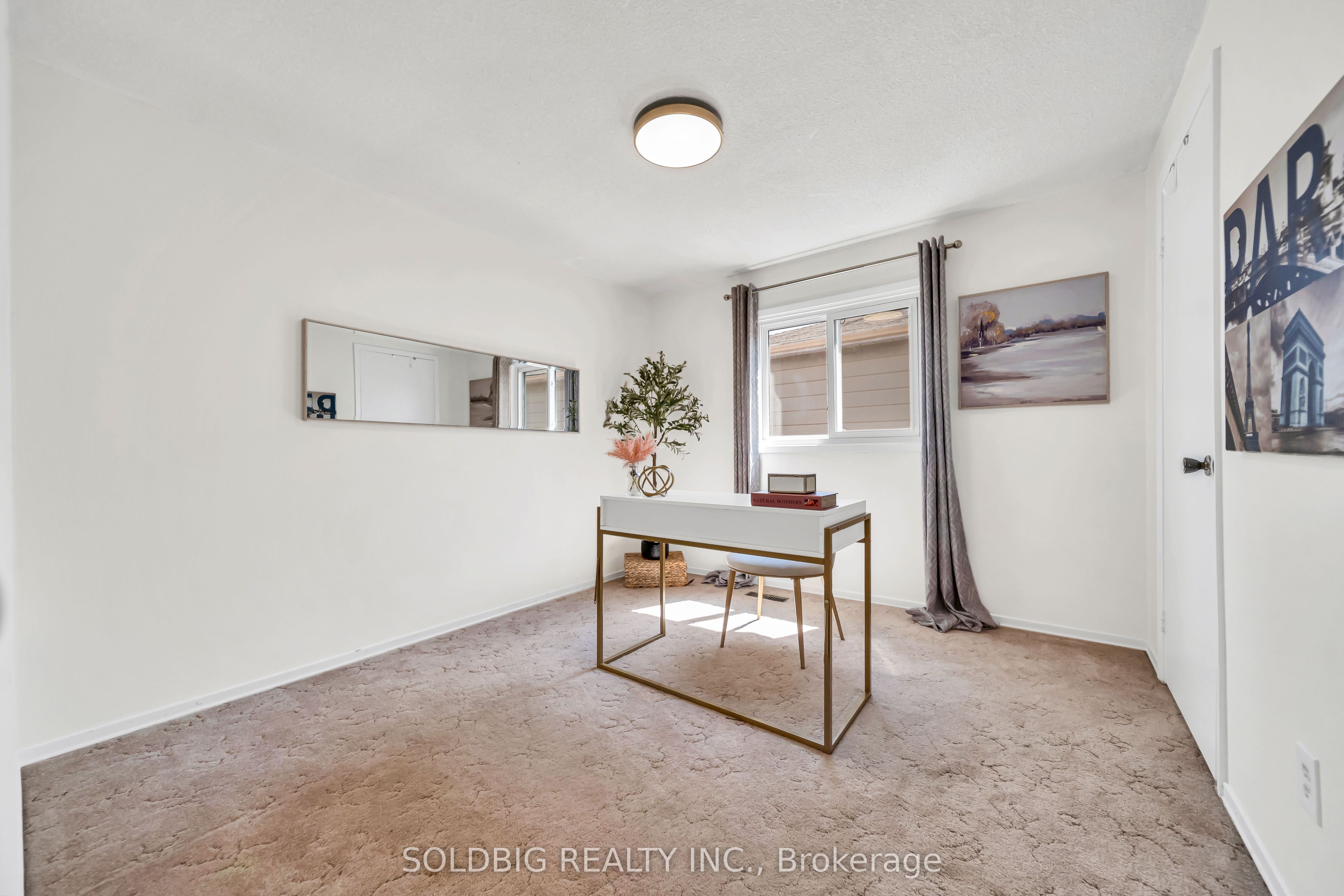 76 Banting Crescent Property Photo 21