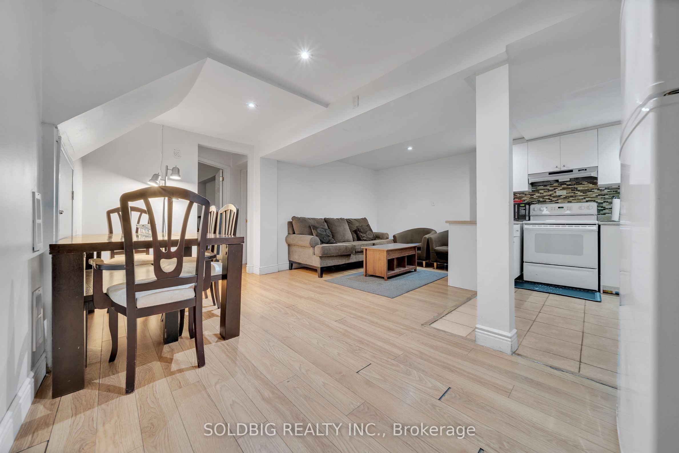 76 Banting Crescent Property Photo 26