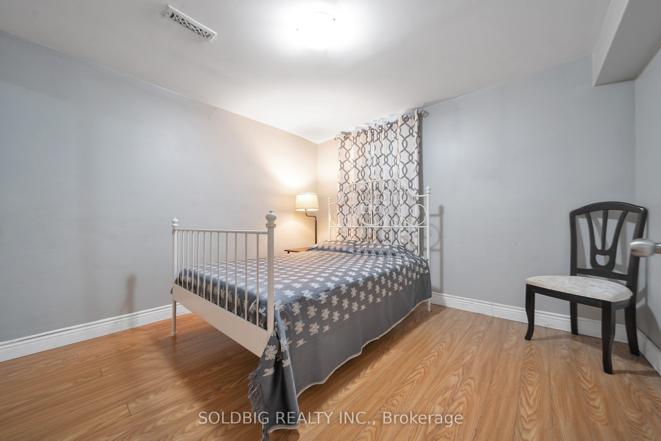 76 Banting Crescent Property Photo 28