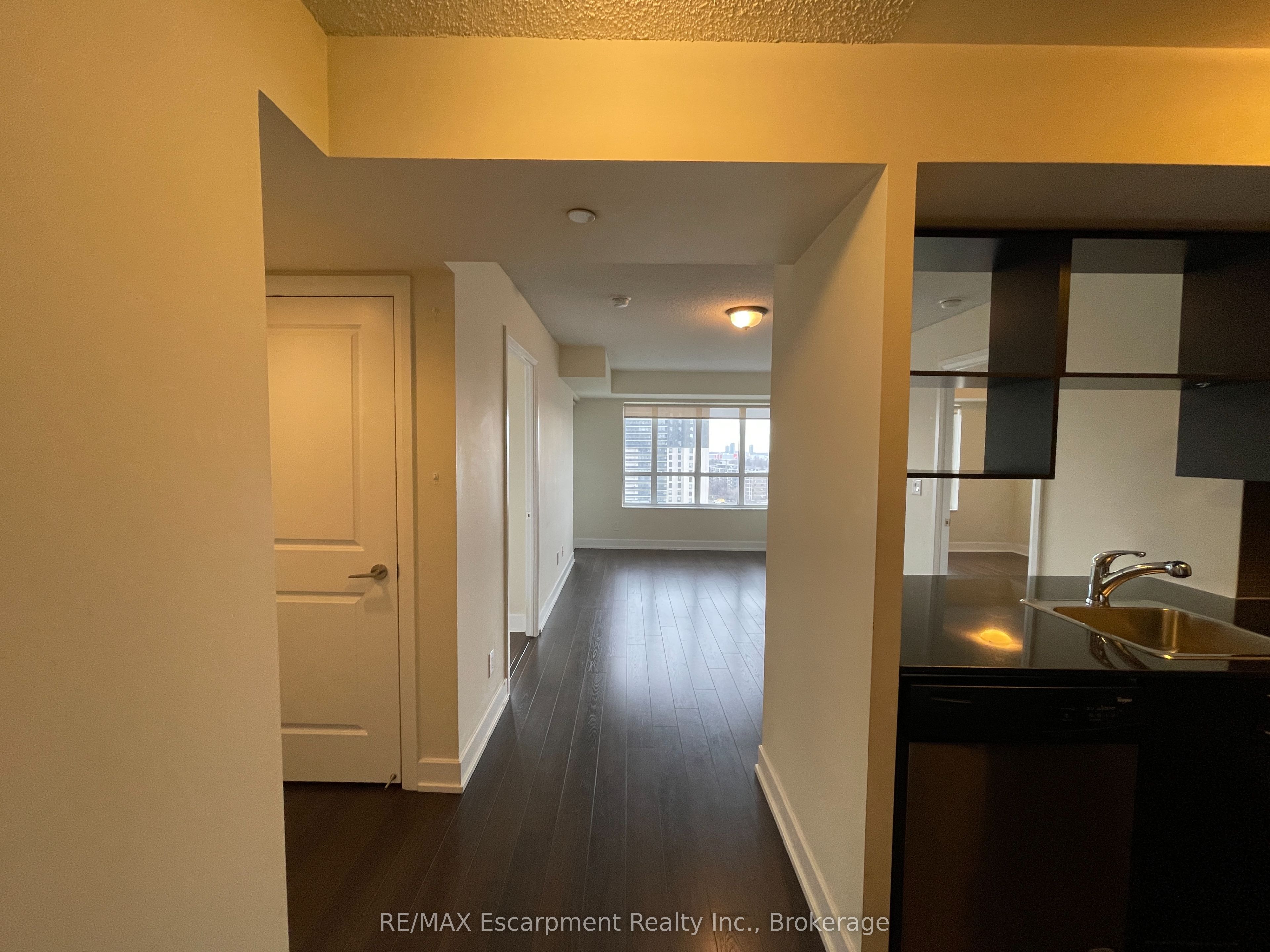 6 Eva Road 907 Property Photo 4
