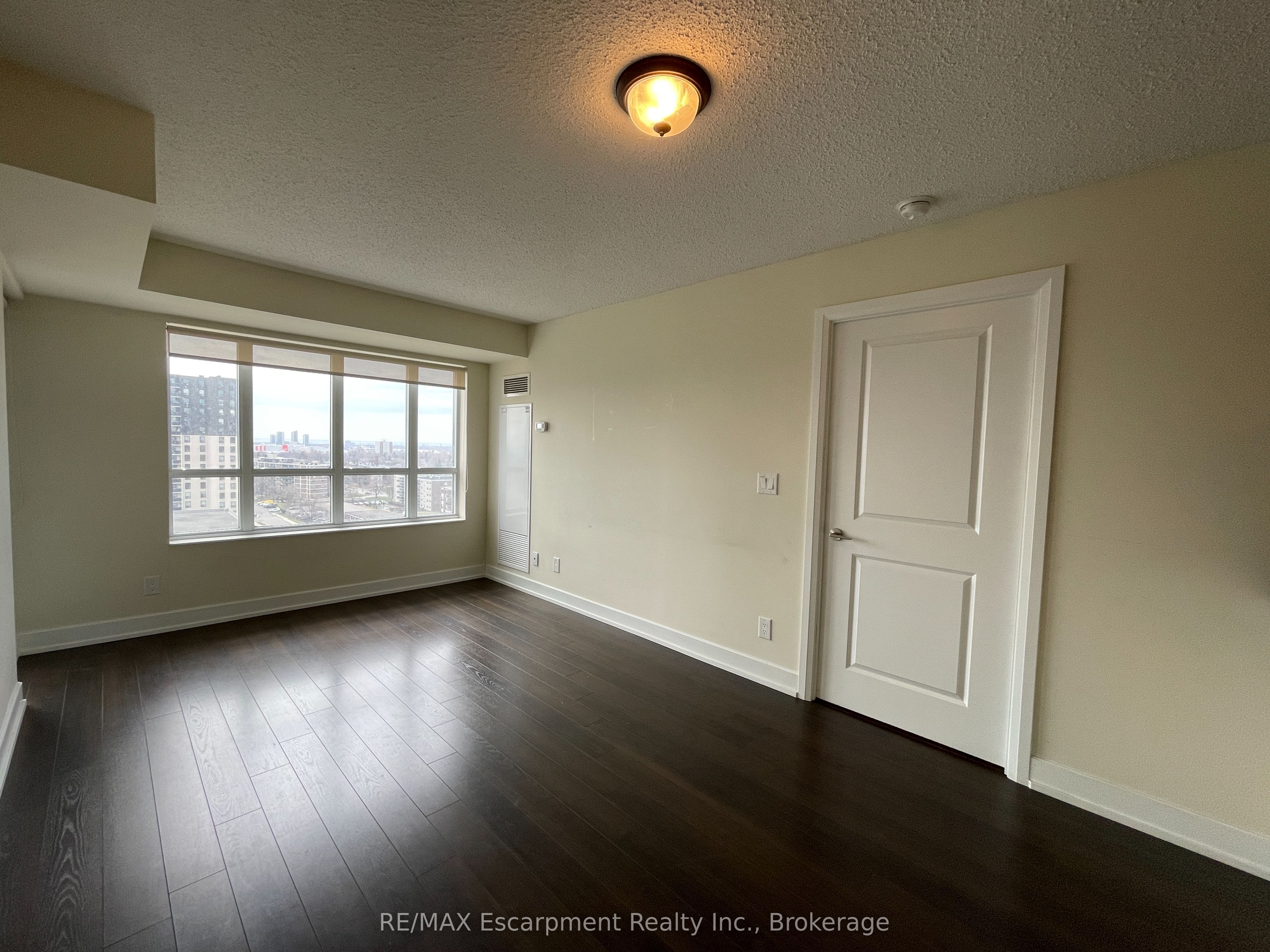 6 Eva Road 907 Property Photo 11