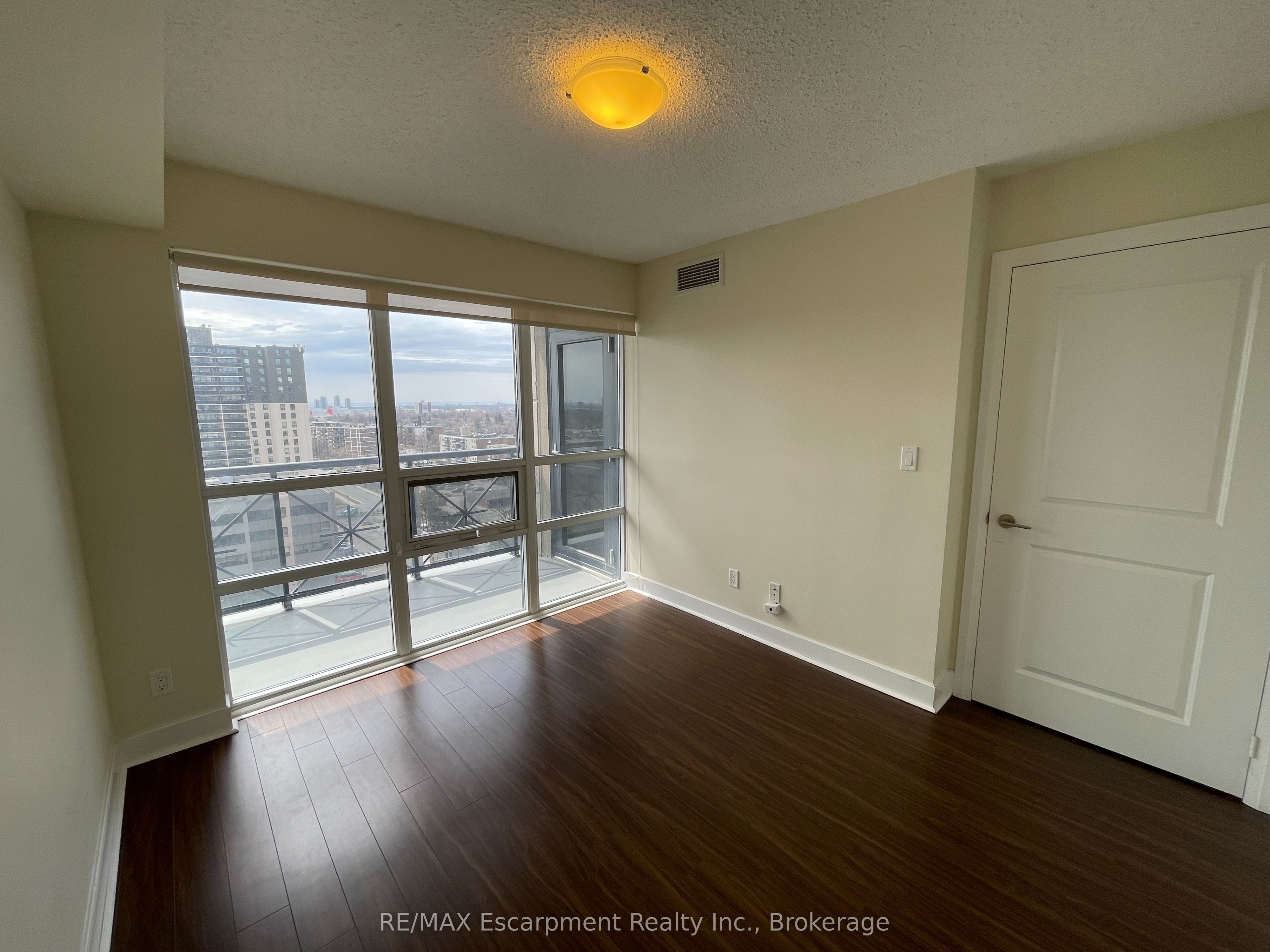 6 Eva Road 907 Property Photo 22