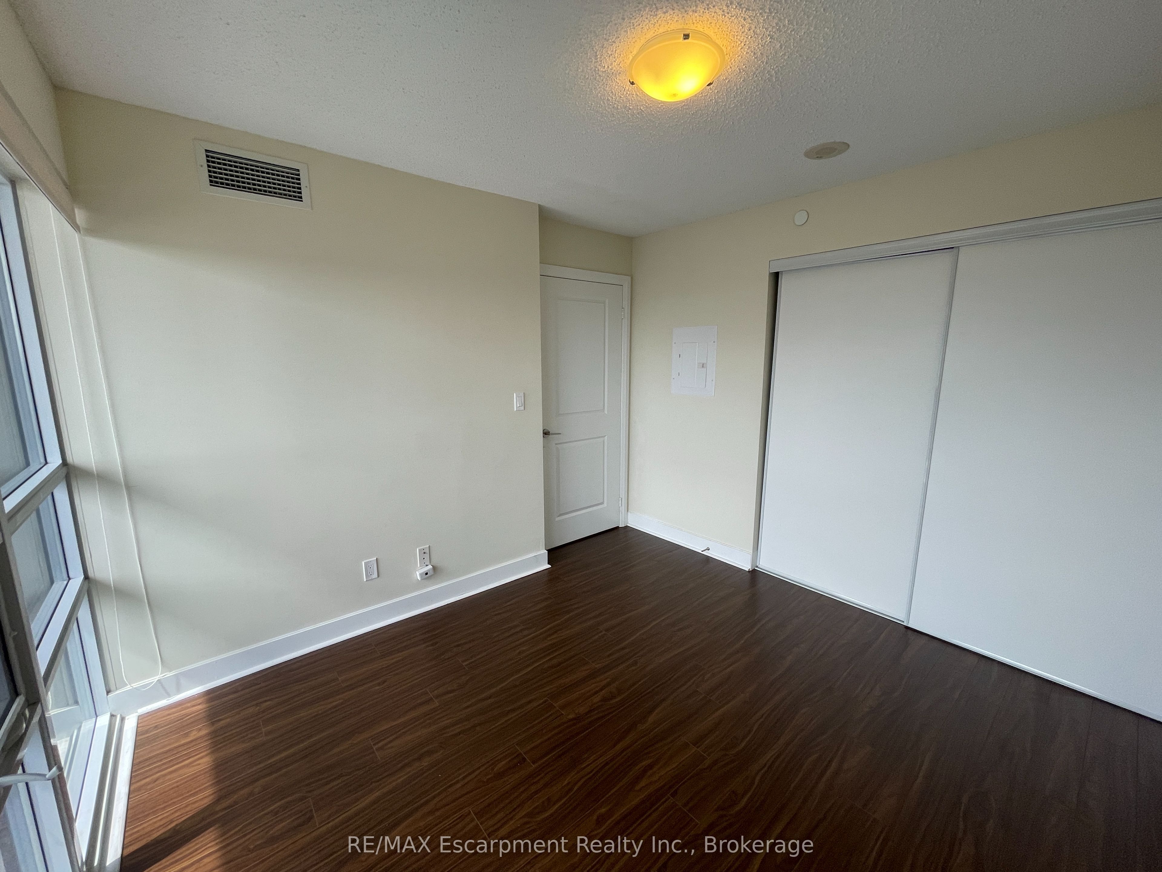 6 Eva Road 907 Property Photo 23