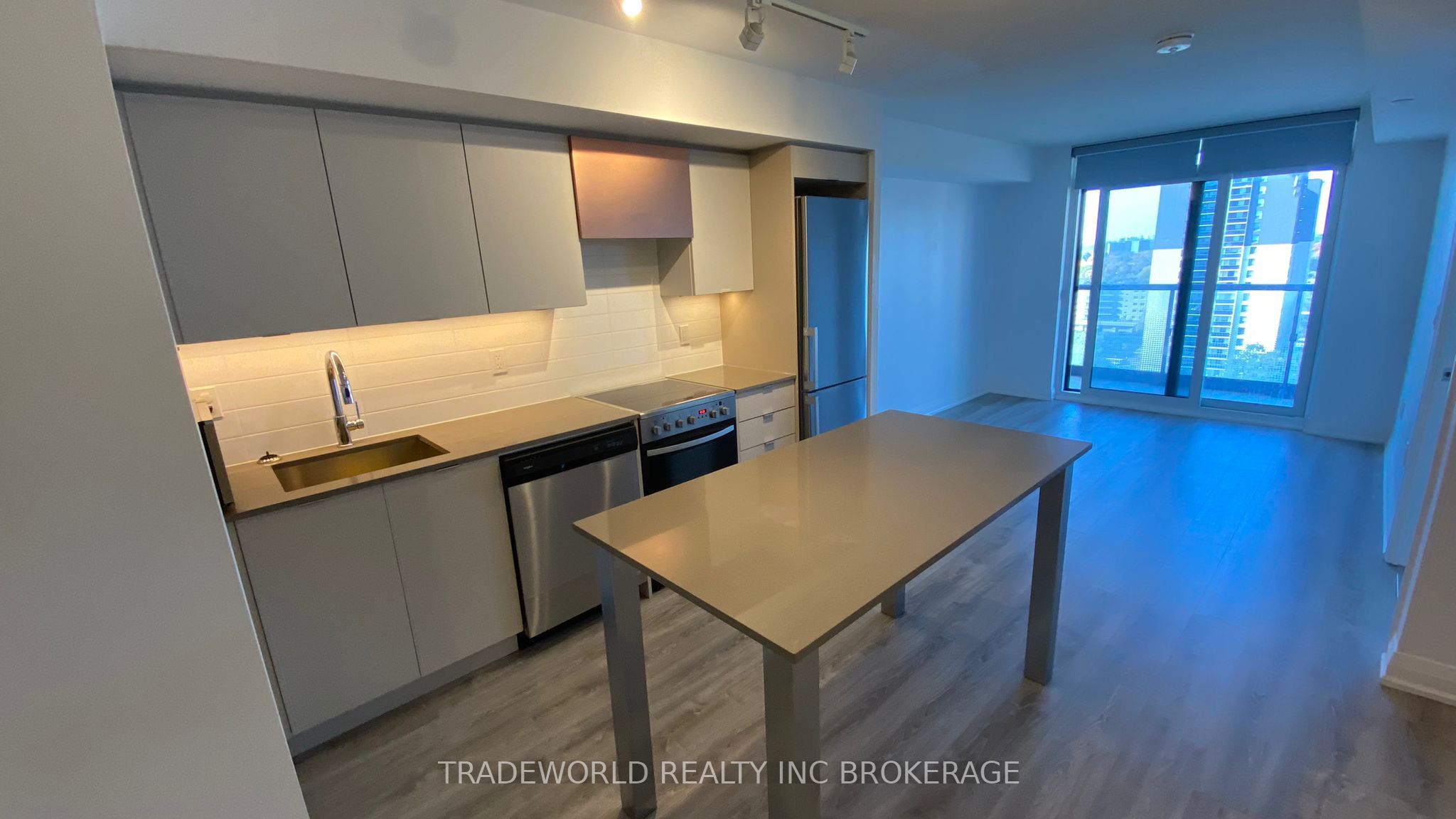 30 Gibbs Road 1201 Property Photo 6