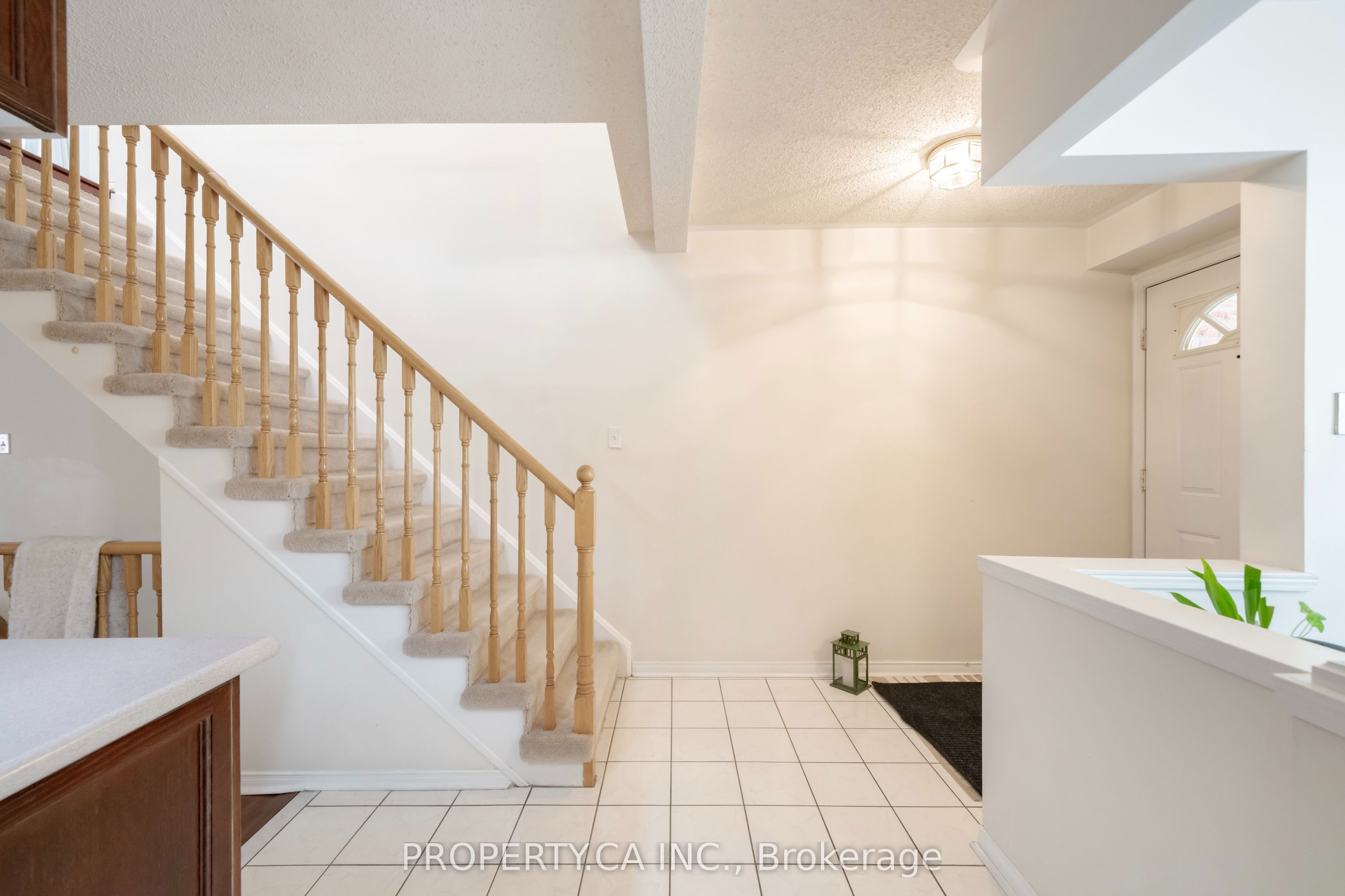 72 Desert Sand Drive Property Photo 4