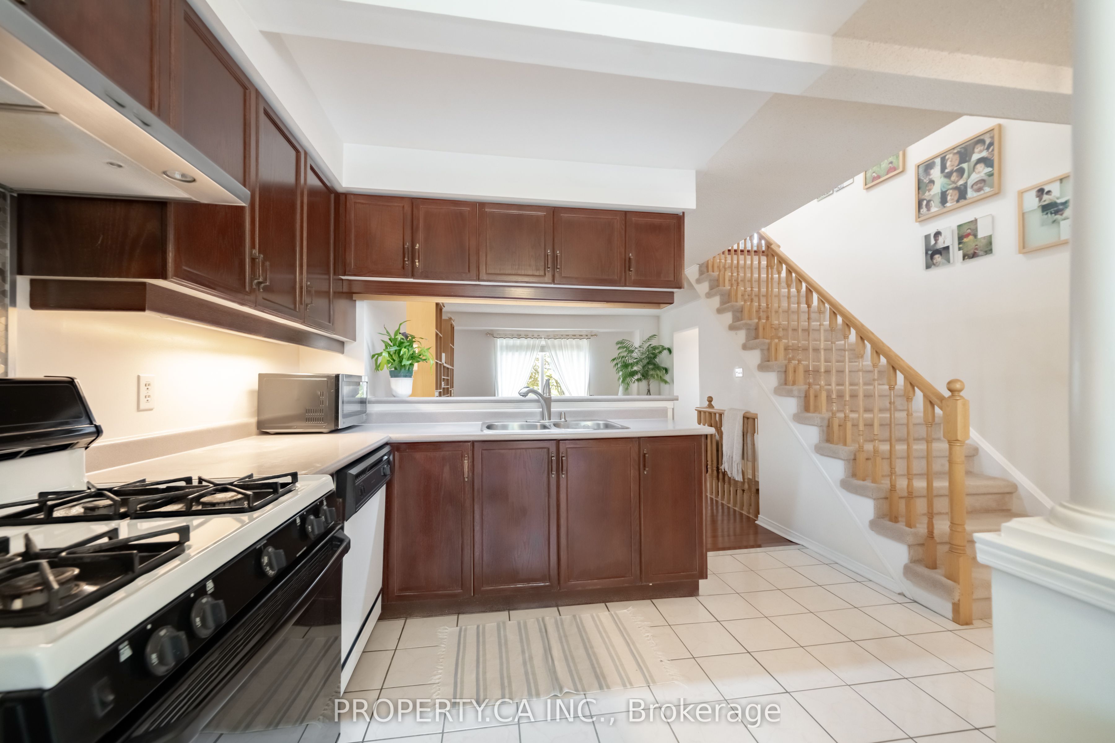 72 Desert Sand Drive Property Photo 8
