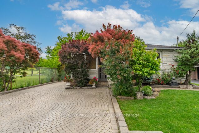 87 Hullmar Drive Property Photo 2