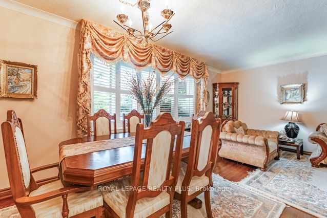 87 Hullmar Drive Property Photo 12