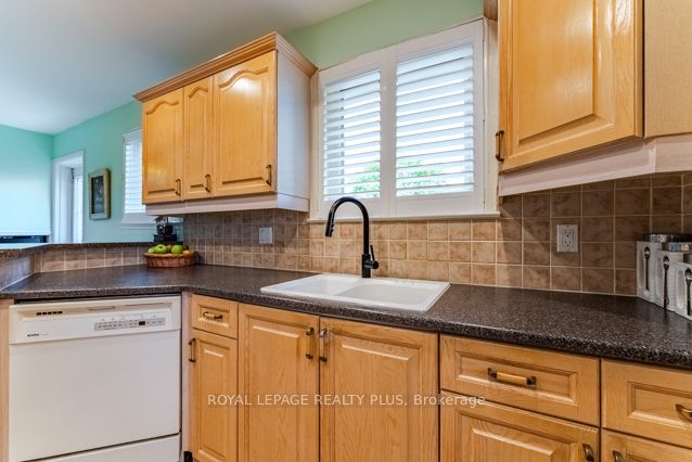 87 Hullmar Drive Property Photo 14
