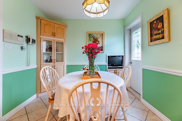 87 Hullmar Drive Property Photo 16