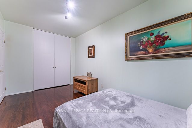 87 Hullmar Drive Property Photo 23