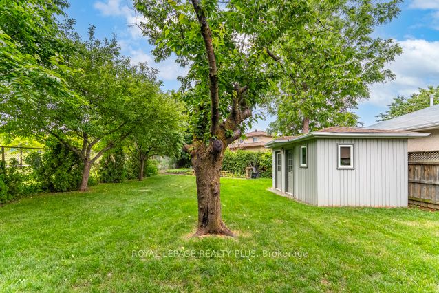 87 Hullmar Drive Property Photo 37
