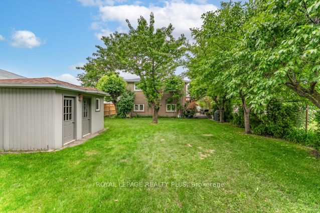 87 Hullmar Drive Property Photo 38