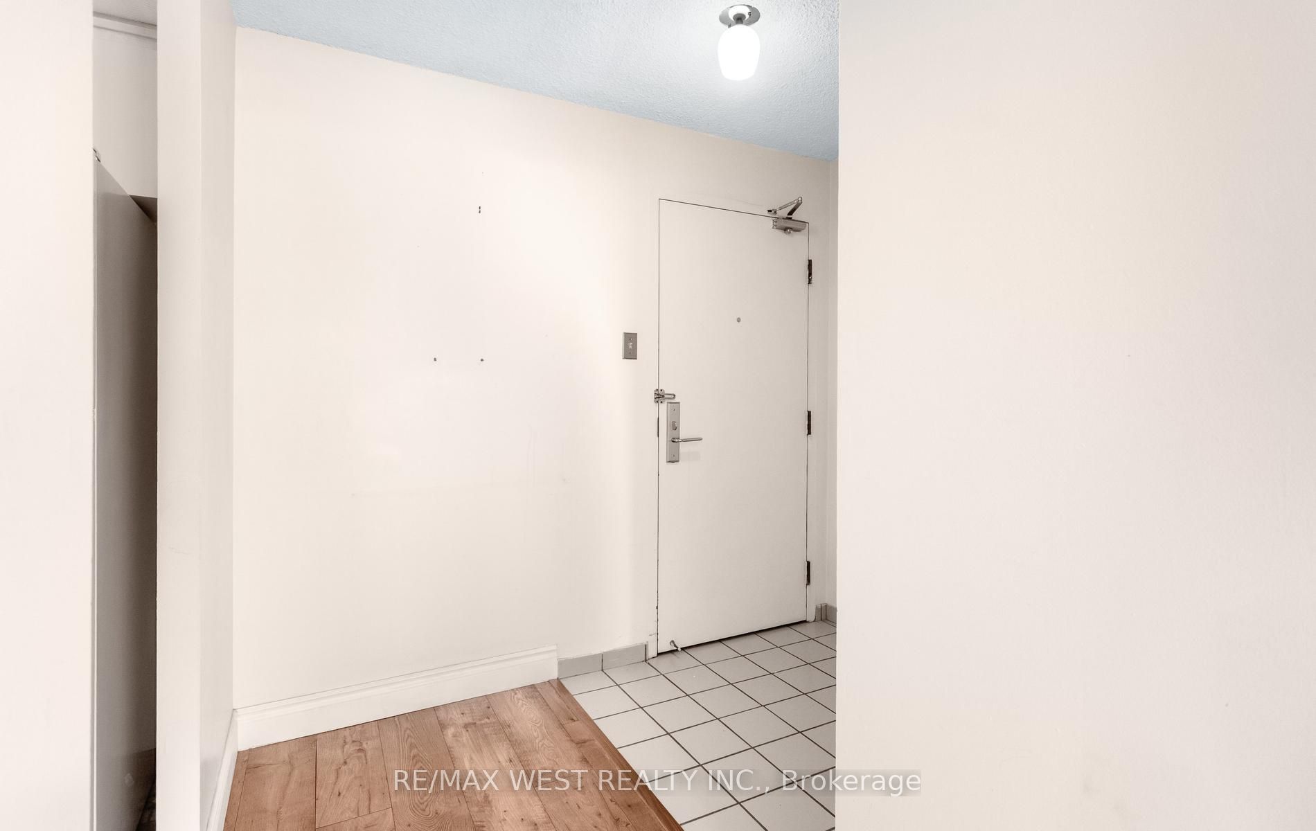 25 Fairview Road W 1410 Property Photo 10