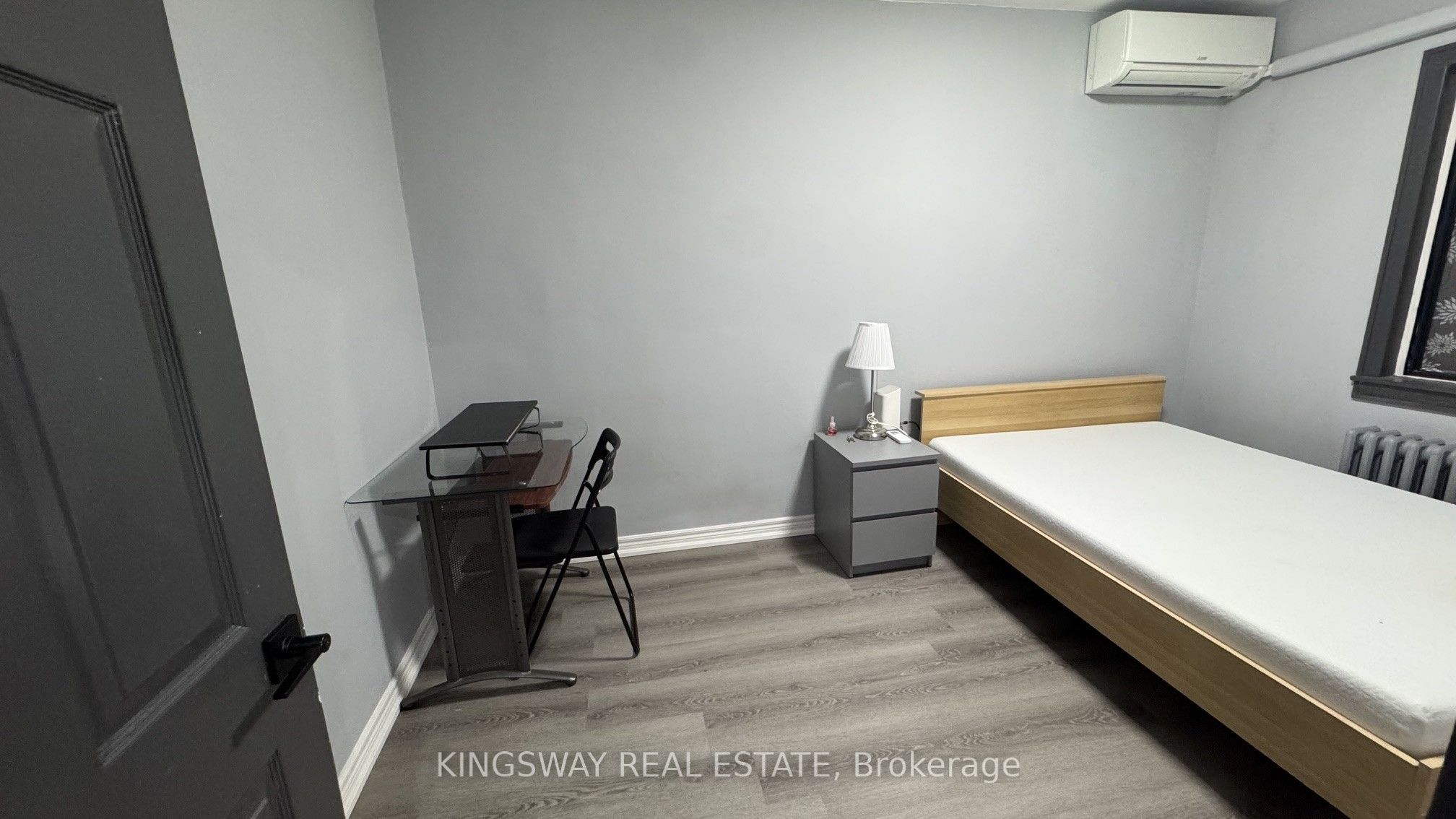 769 The Queensway 1 Property Photo 19