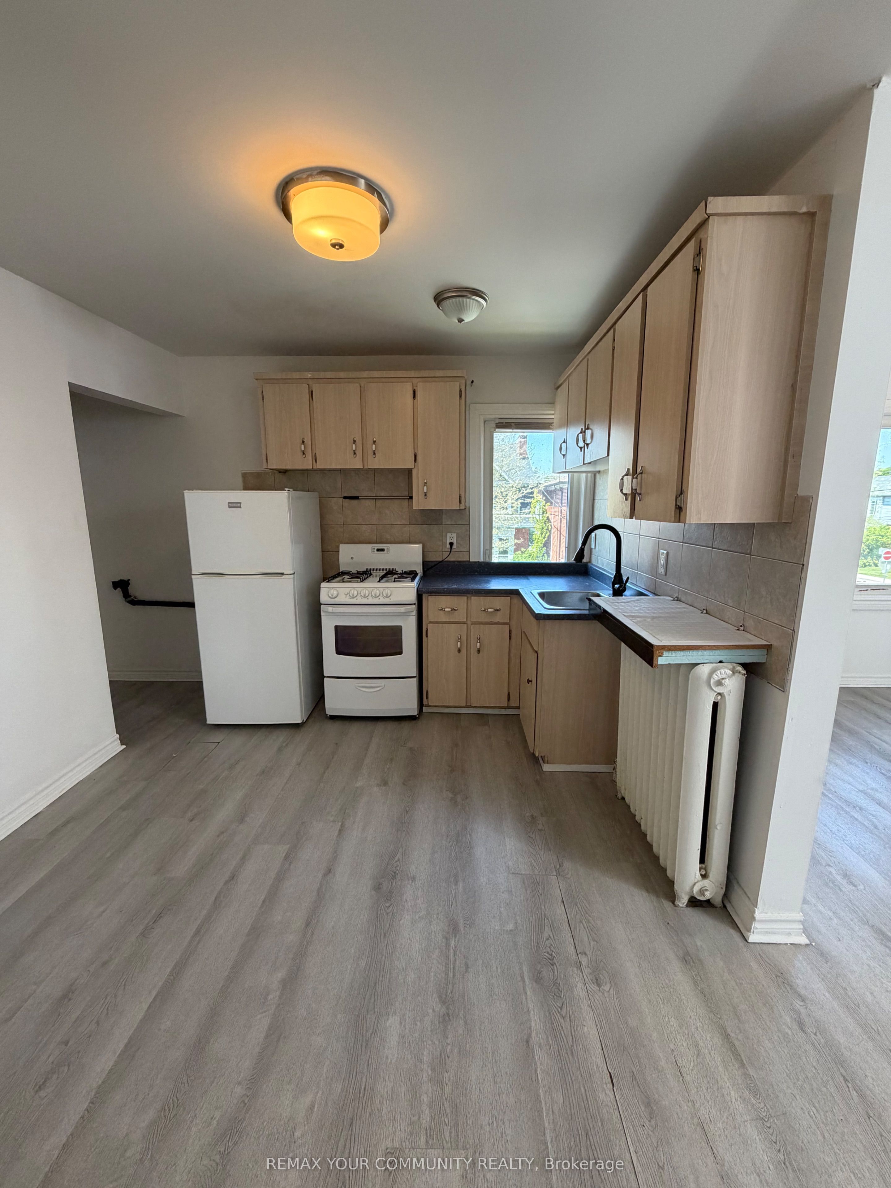 129 Morrison Avenue 2nd Floor Property Photo 3