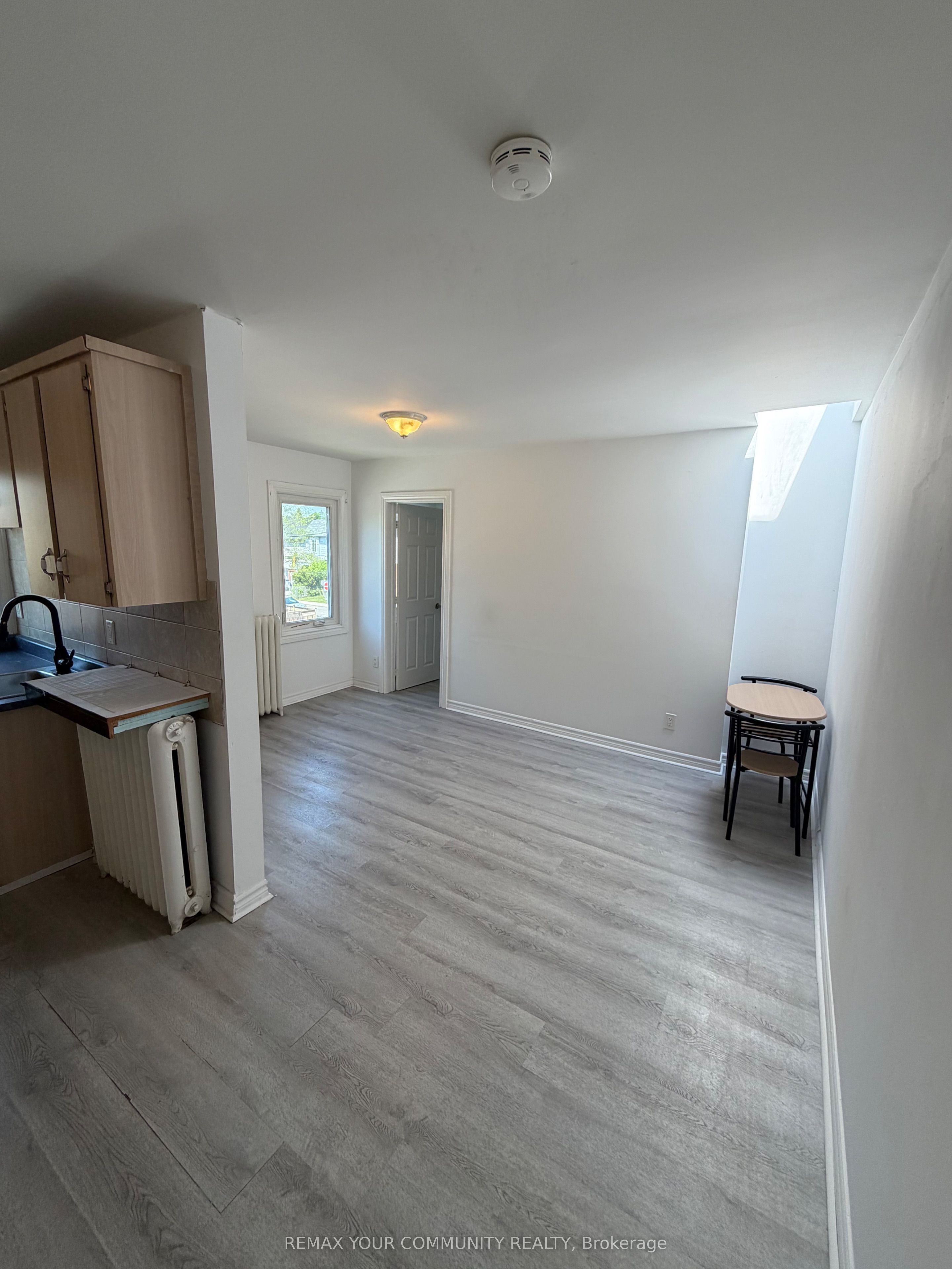 129 Morrison Avenue 2nd Floor Property Photo 7