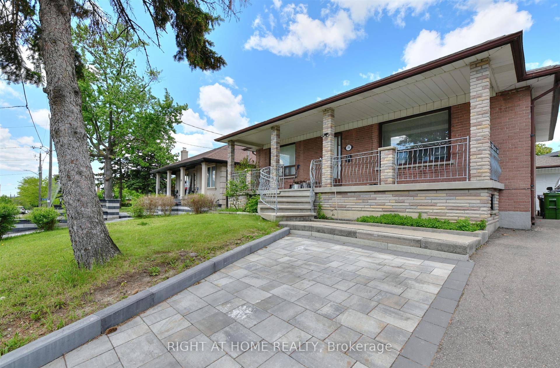 34 William Cragg Drive Property Photo 2