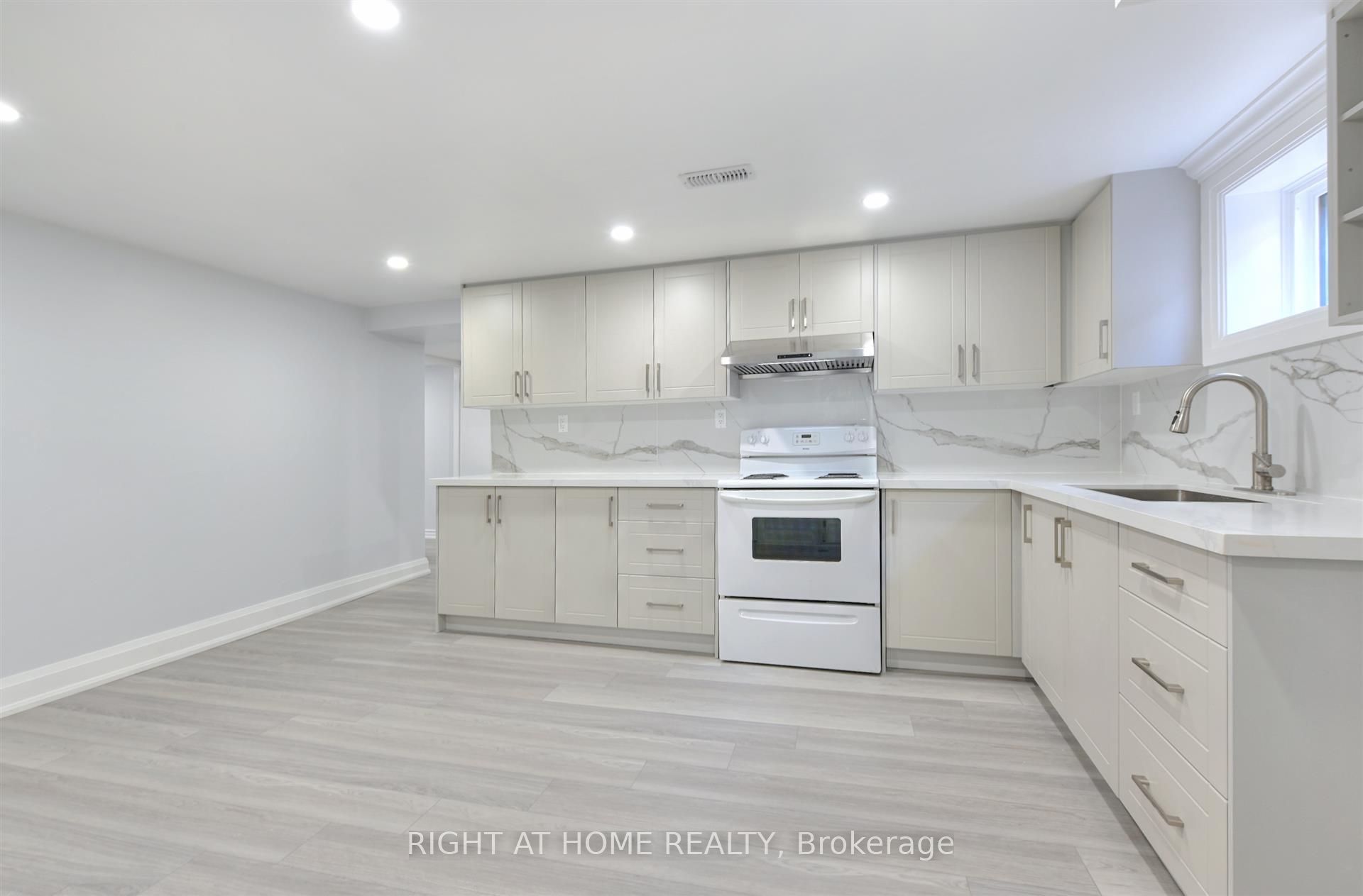 34 William Cragg Drive Property Photo 15