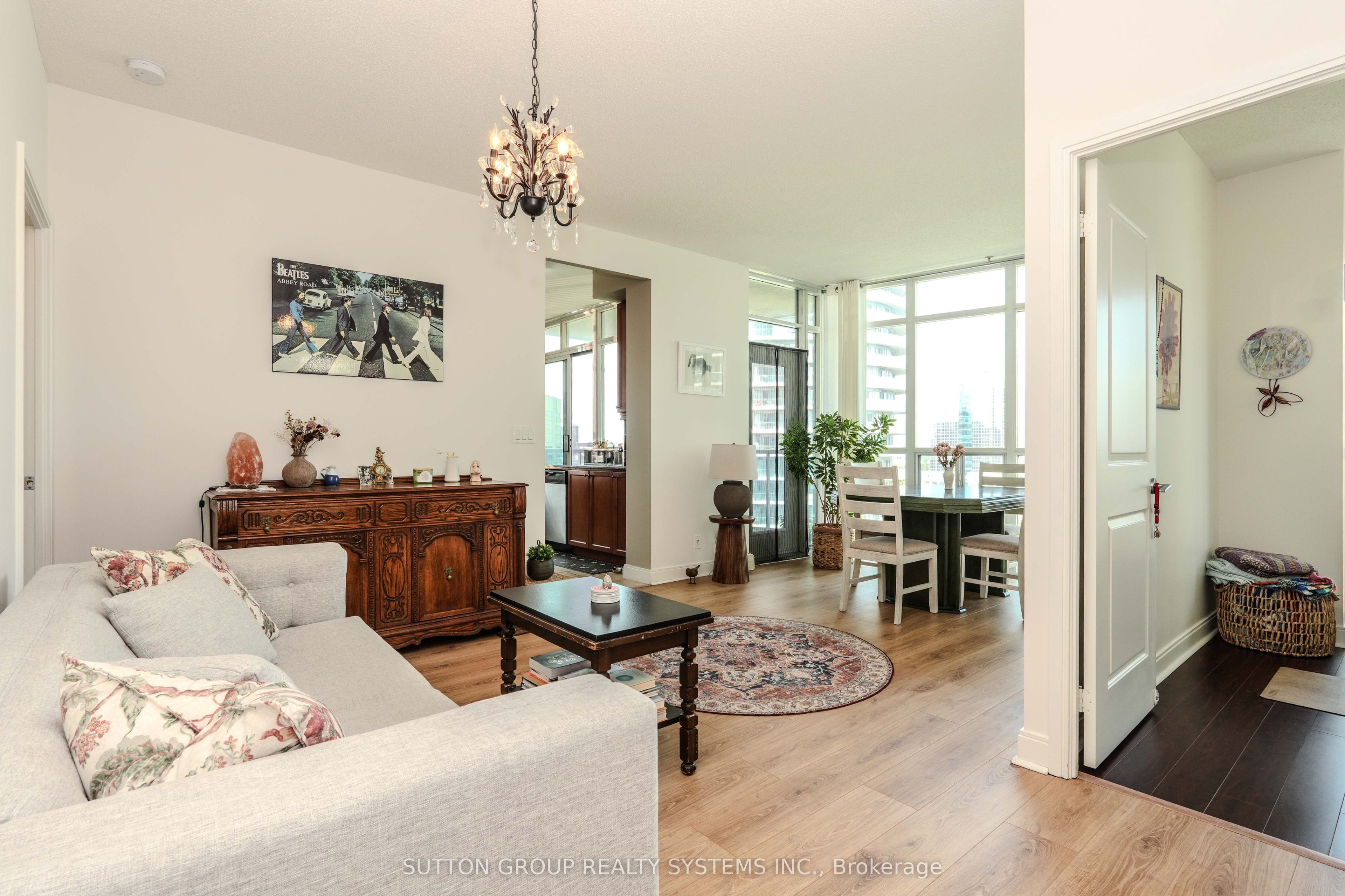 70 Absolute Avenue 1209 Property Photo 6