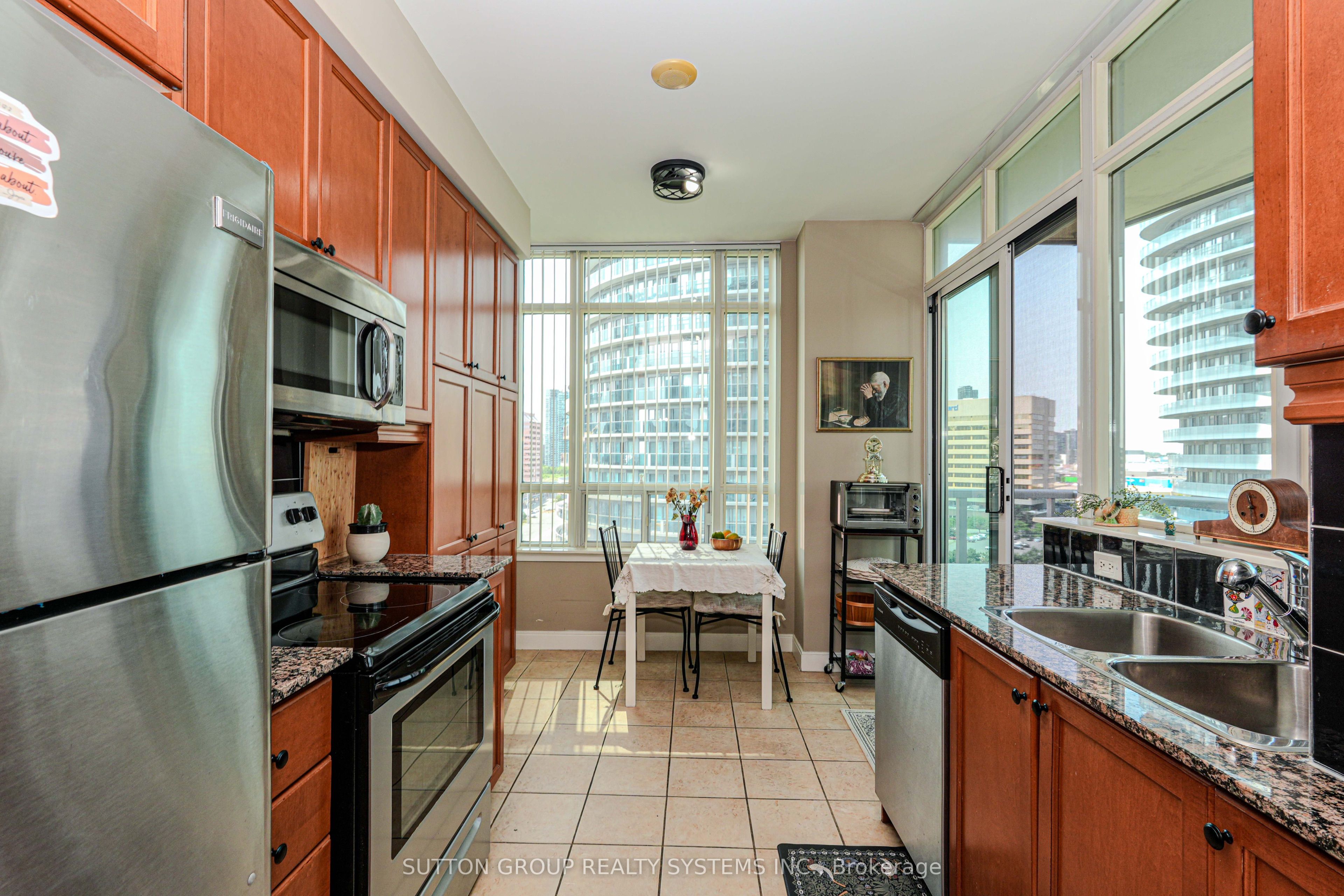 70 Absolute Avenue 1209 Property Photo 10