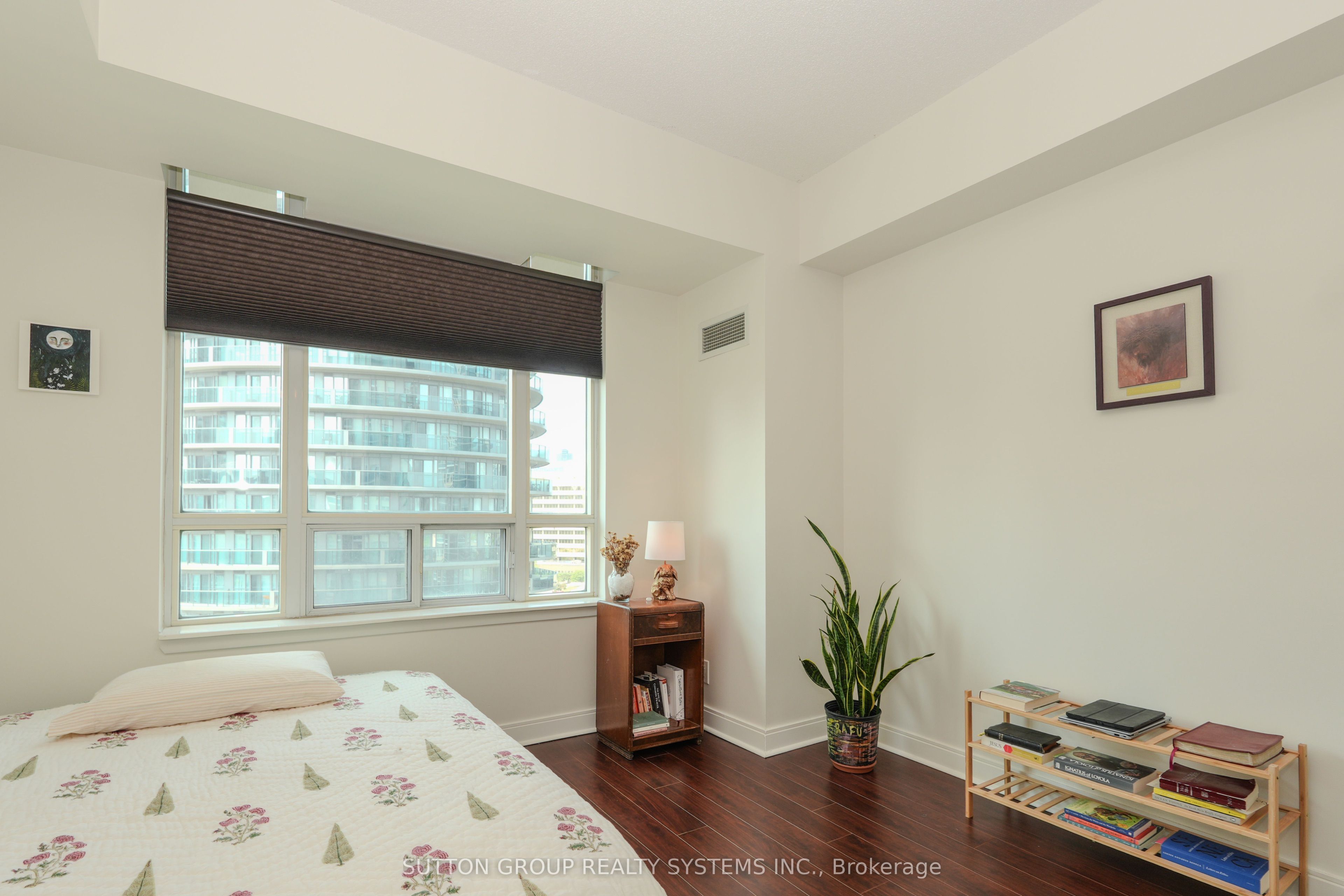 70 Absolute Avenue 1209 Property Photo 18