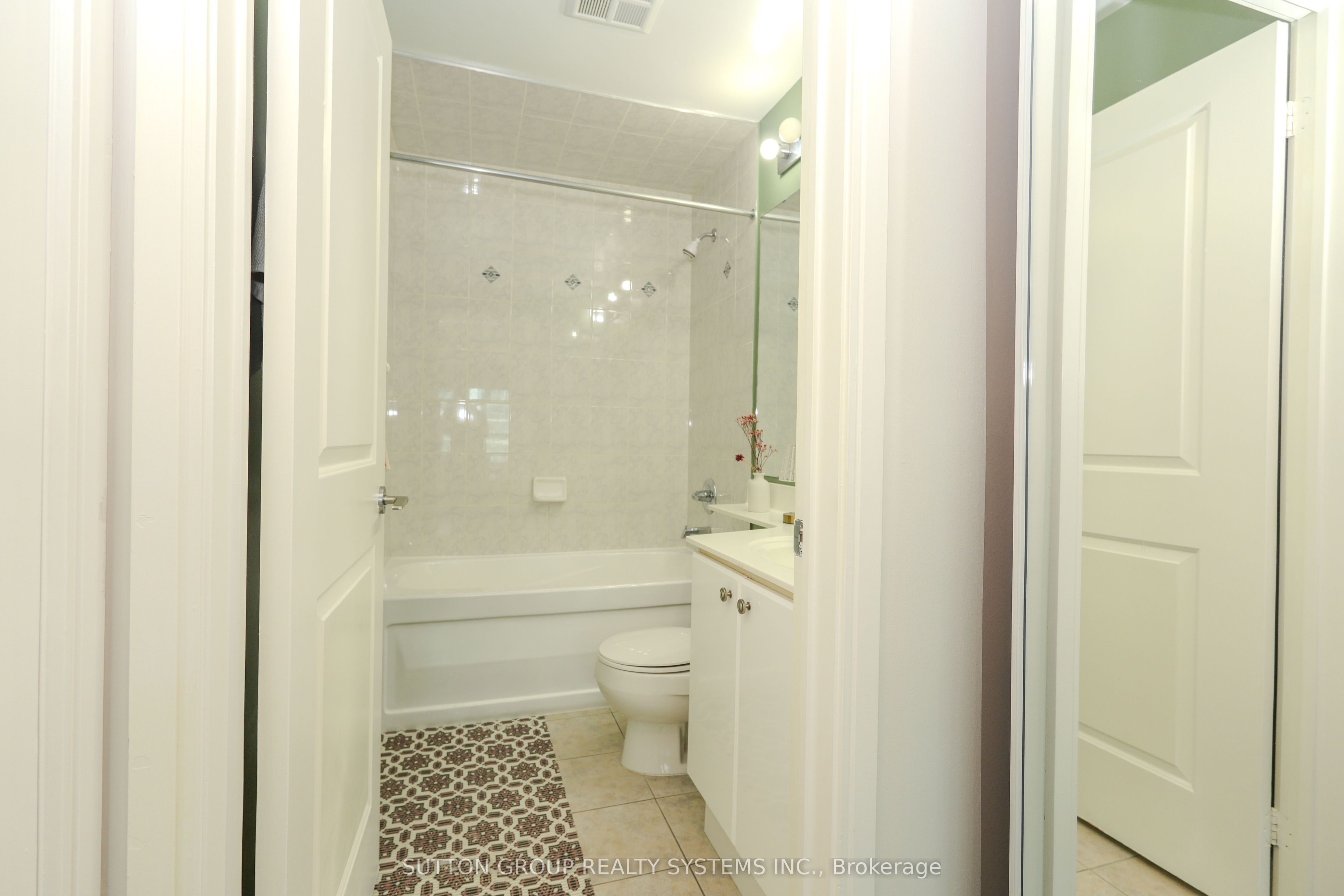 70 Absolute Avenue 1209 Property Photo 20