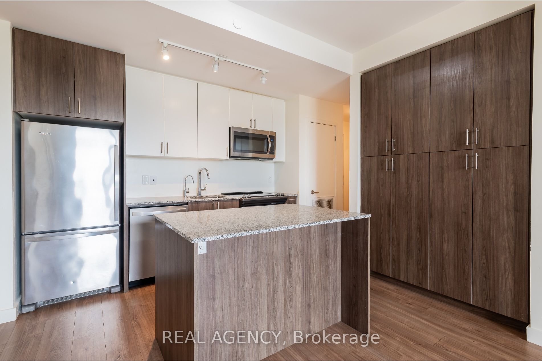 150 Sabina Drive 304 Property Photo 10