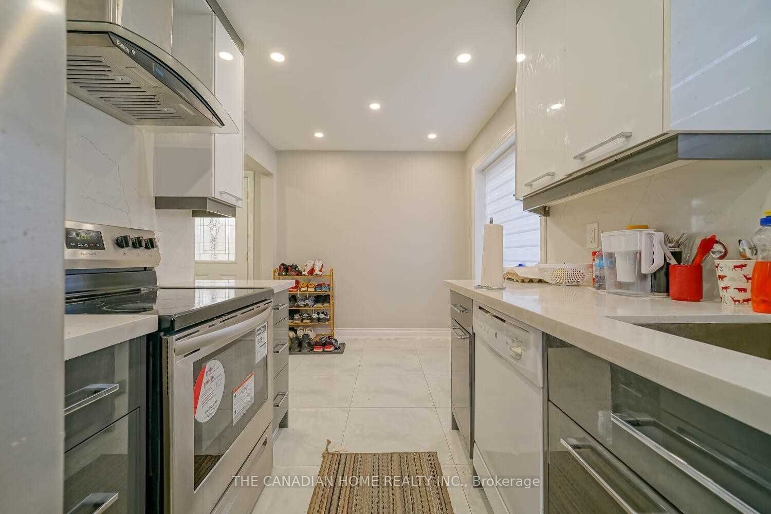 64 Somerset Drive Property Photo 4