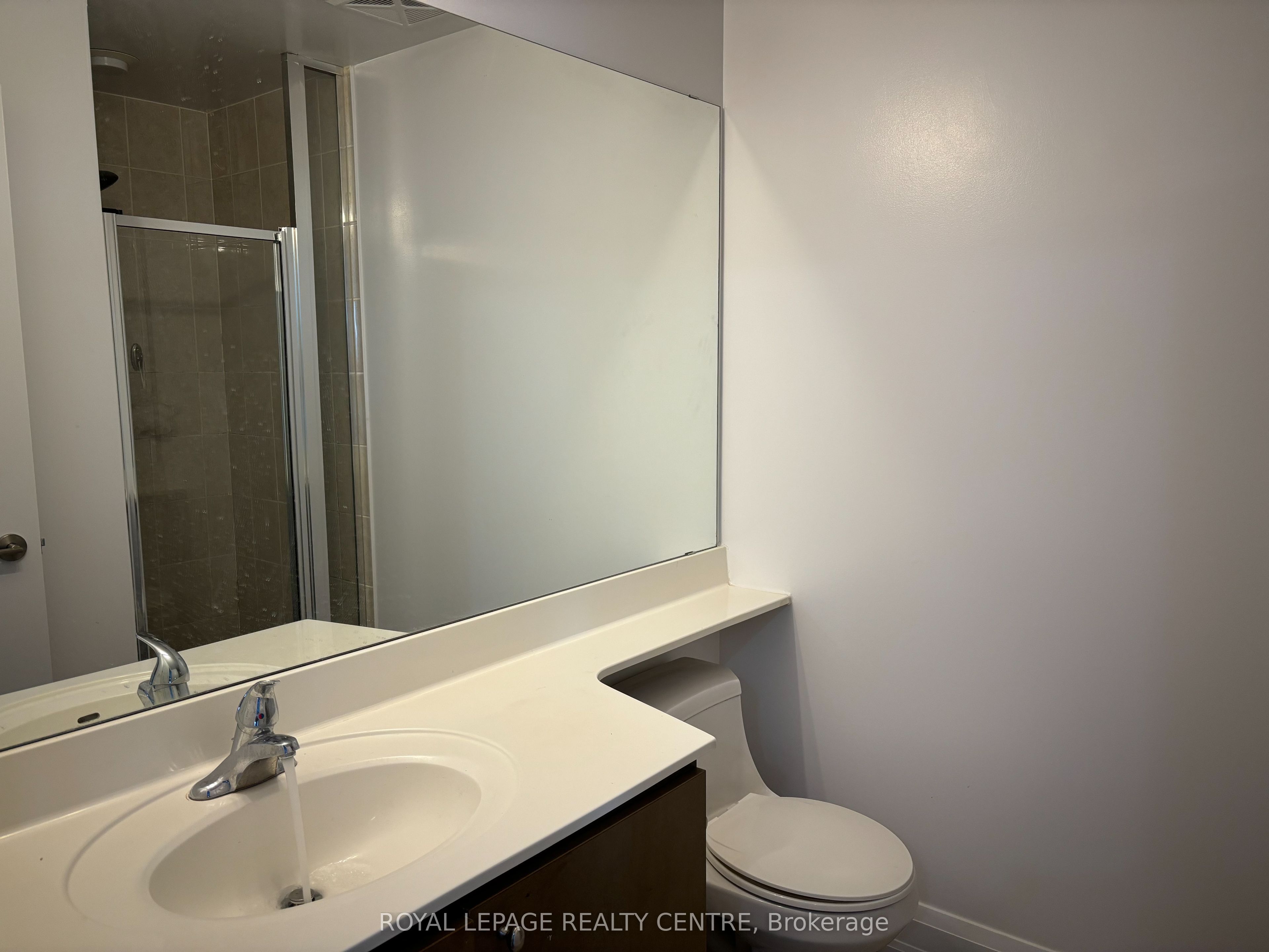 60 Absolute Avenue 1103 Property Photo 3