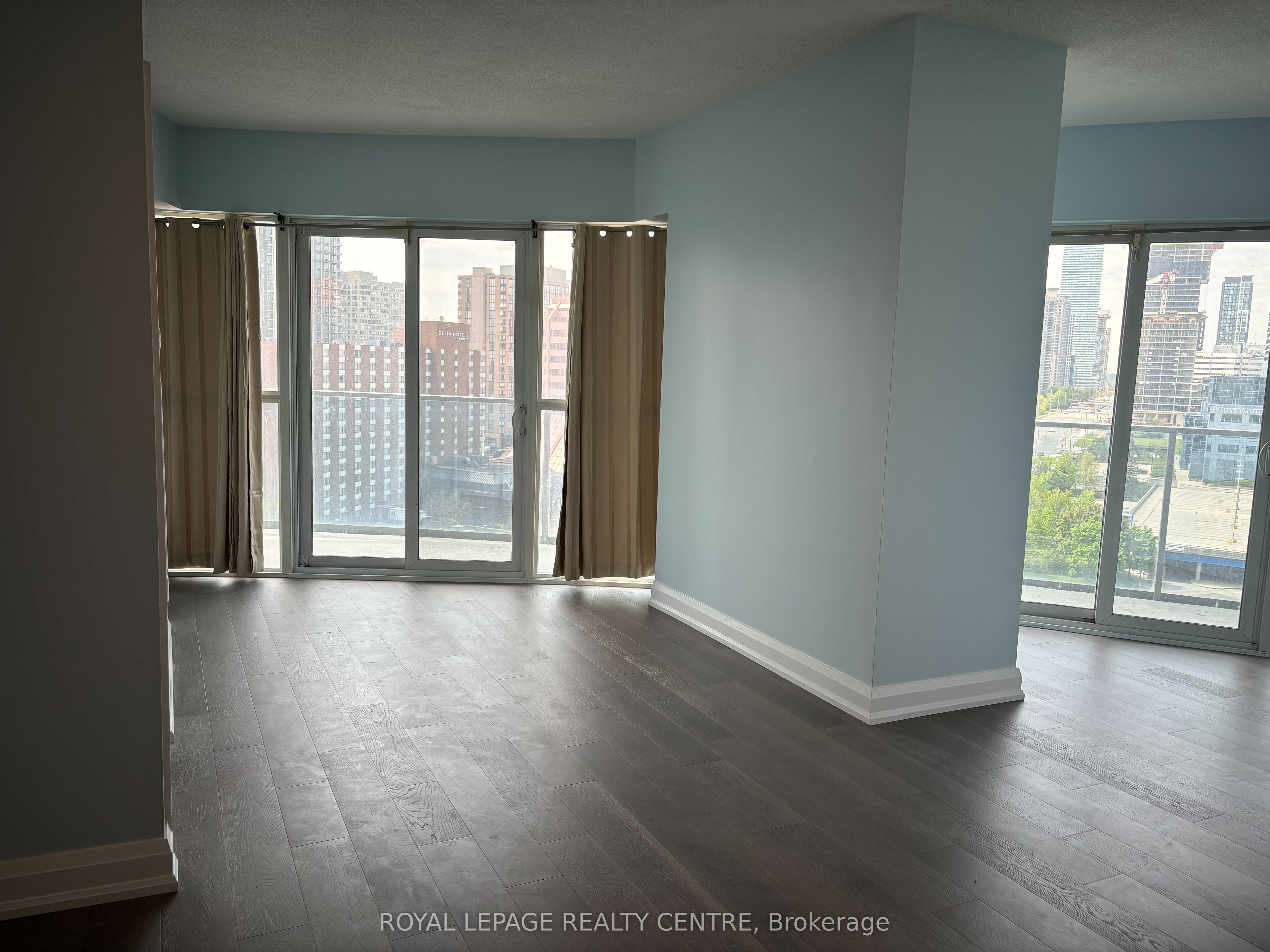 60 Absolute Avenue 1103 Property Photo 6