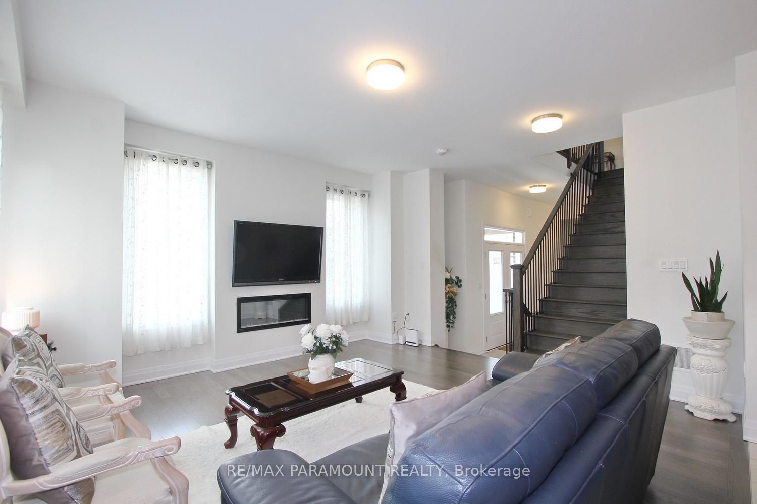 24 Kings Hill Drive Property Photo 10