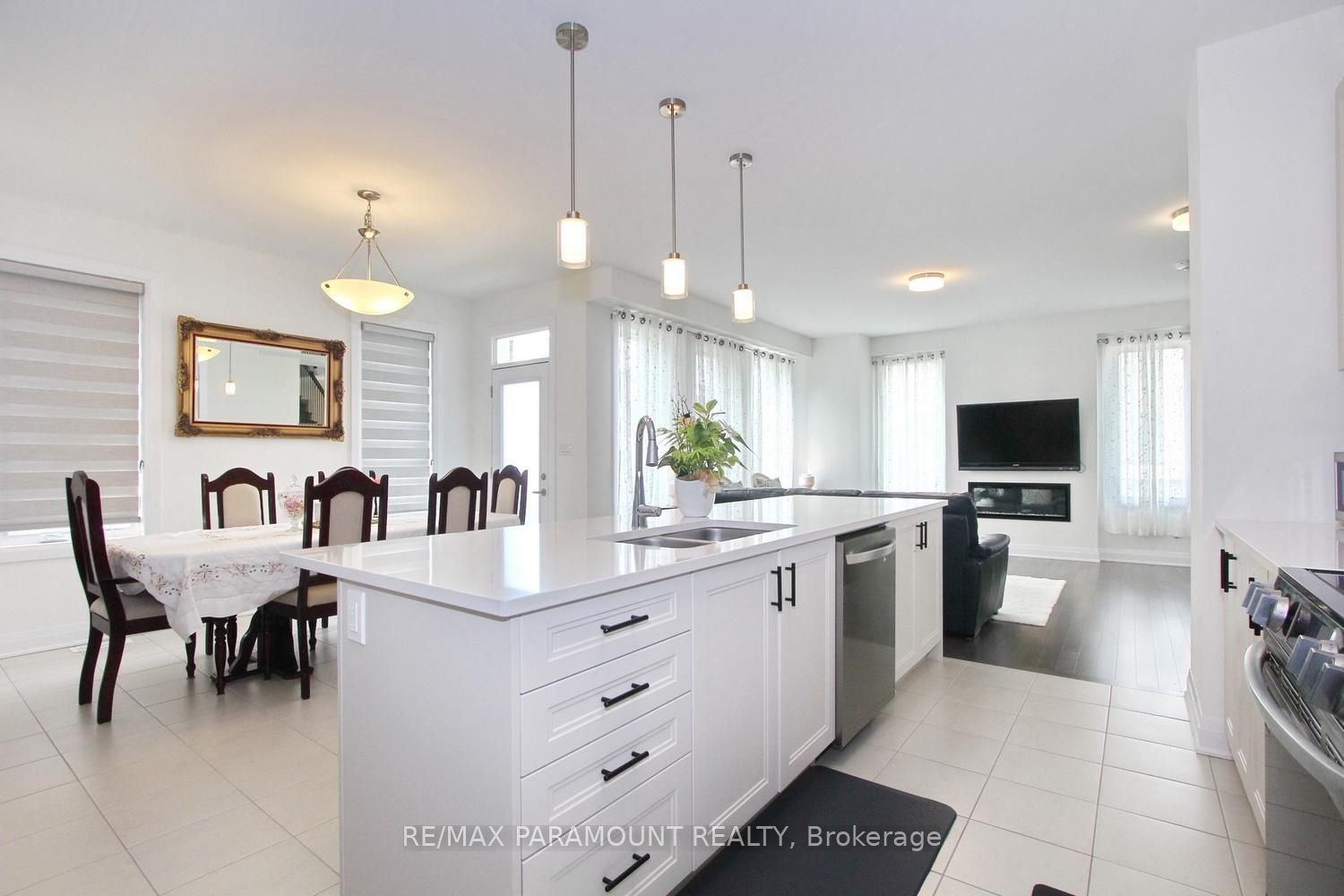 24 Kings Hill Drive Property Photo 15