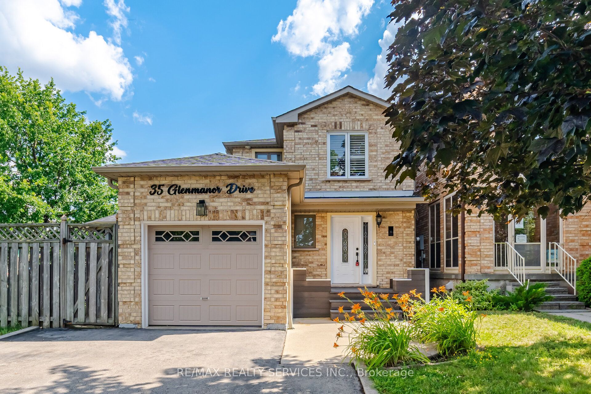 35 Glenmanor Drive Property Photo 2