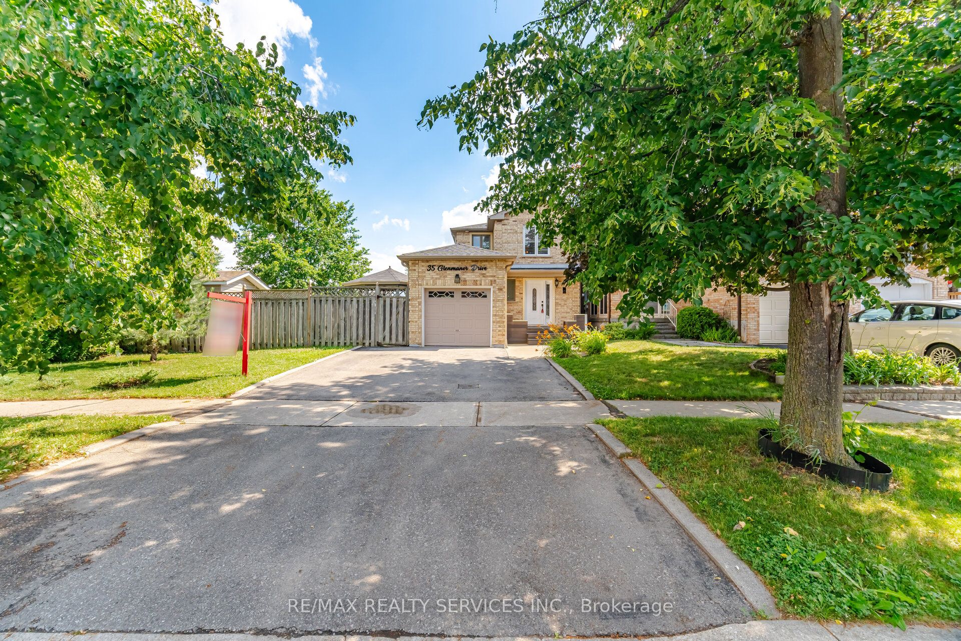 35 Glenmanor Drive Property Photo 3