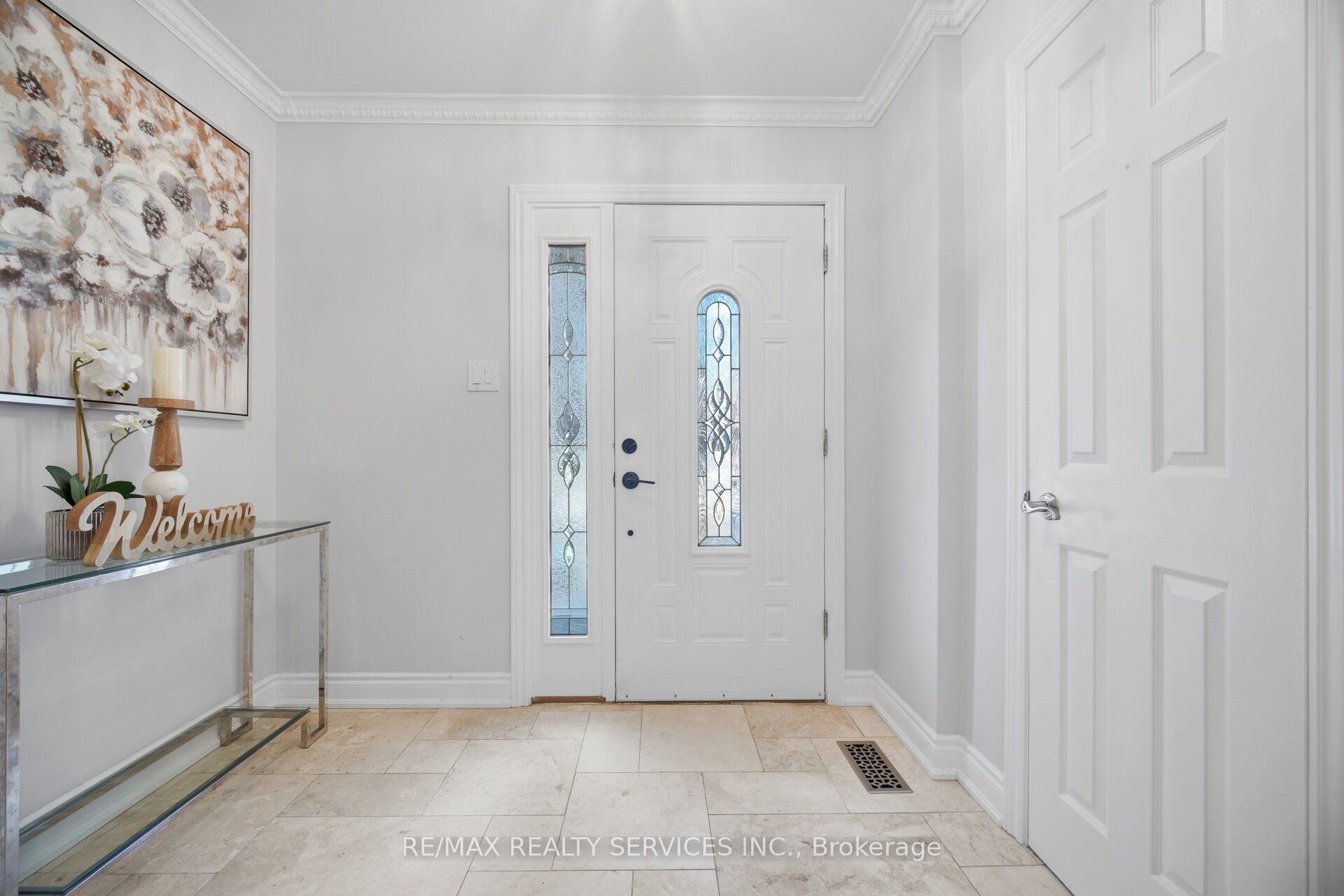 35 Glenmanor Drive Property Photo 6