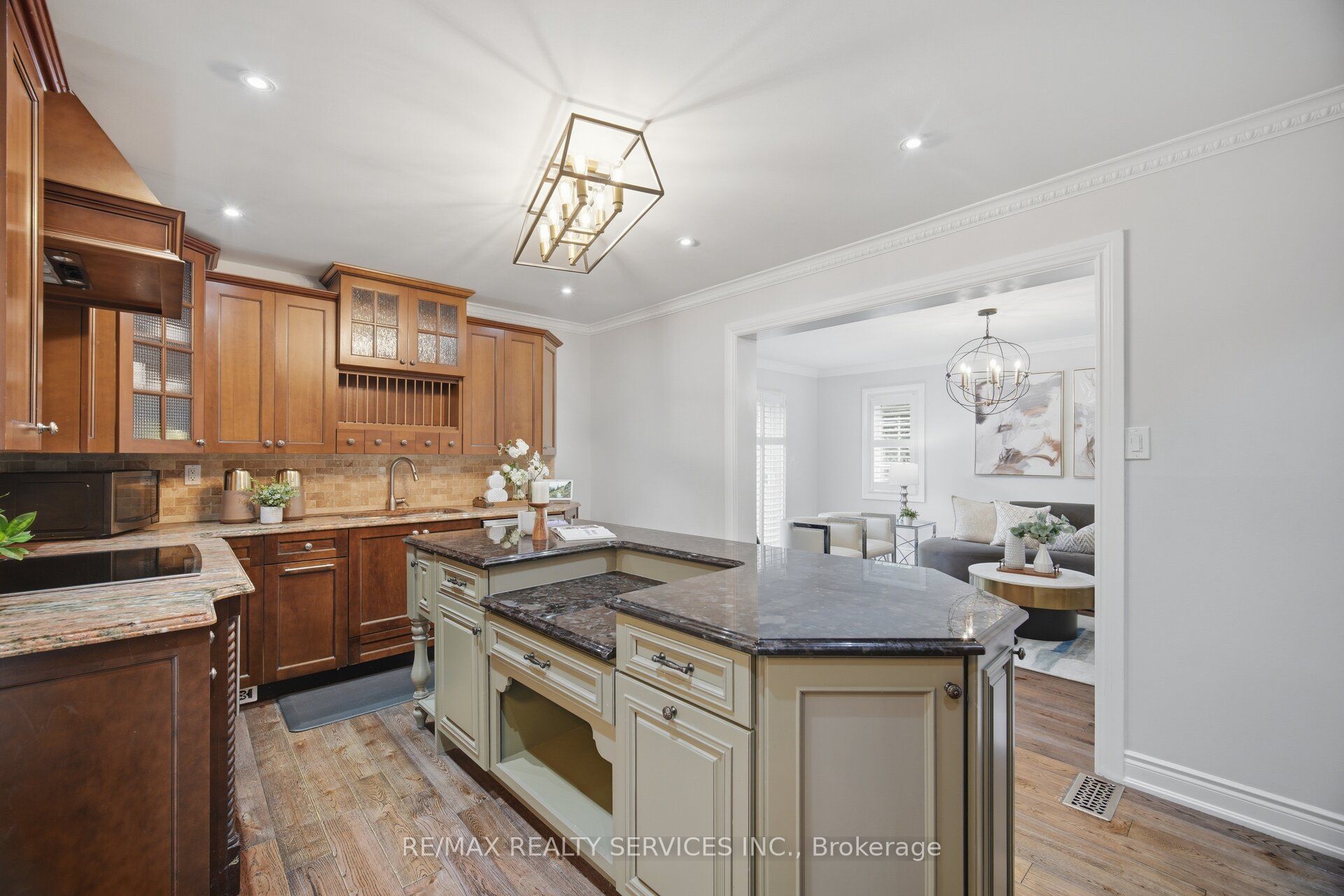 35 Glenmanor Drive Property Photo 13