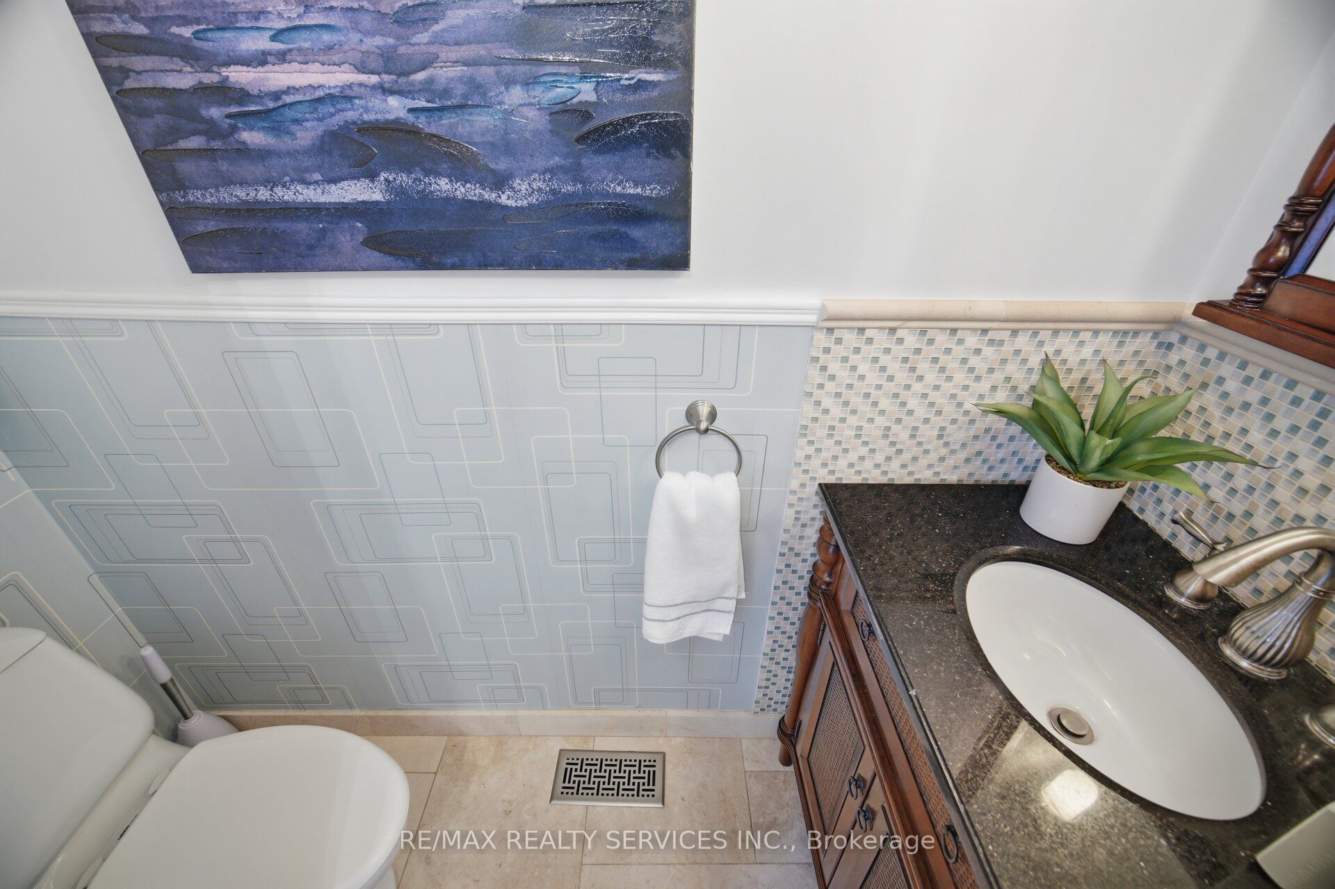 35 Glenmanor Drive Property Photo 20