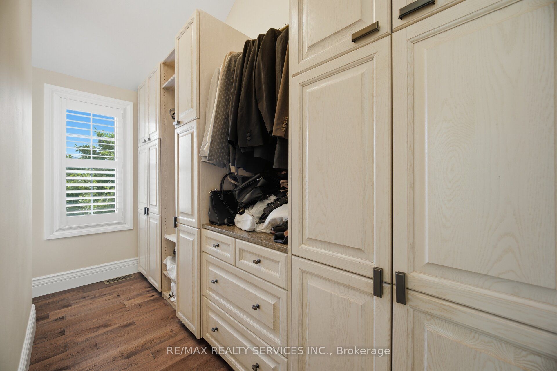 35 Glenmanor Drive Property Photo 28