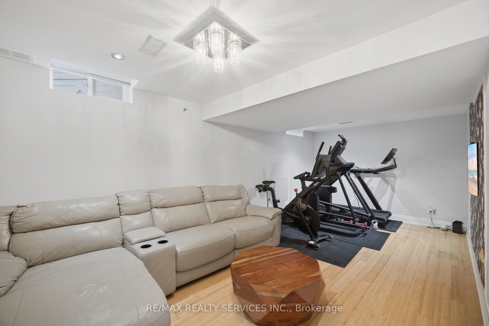 35 Glenmanor Drive Property Photo 36