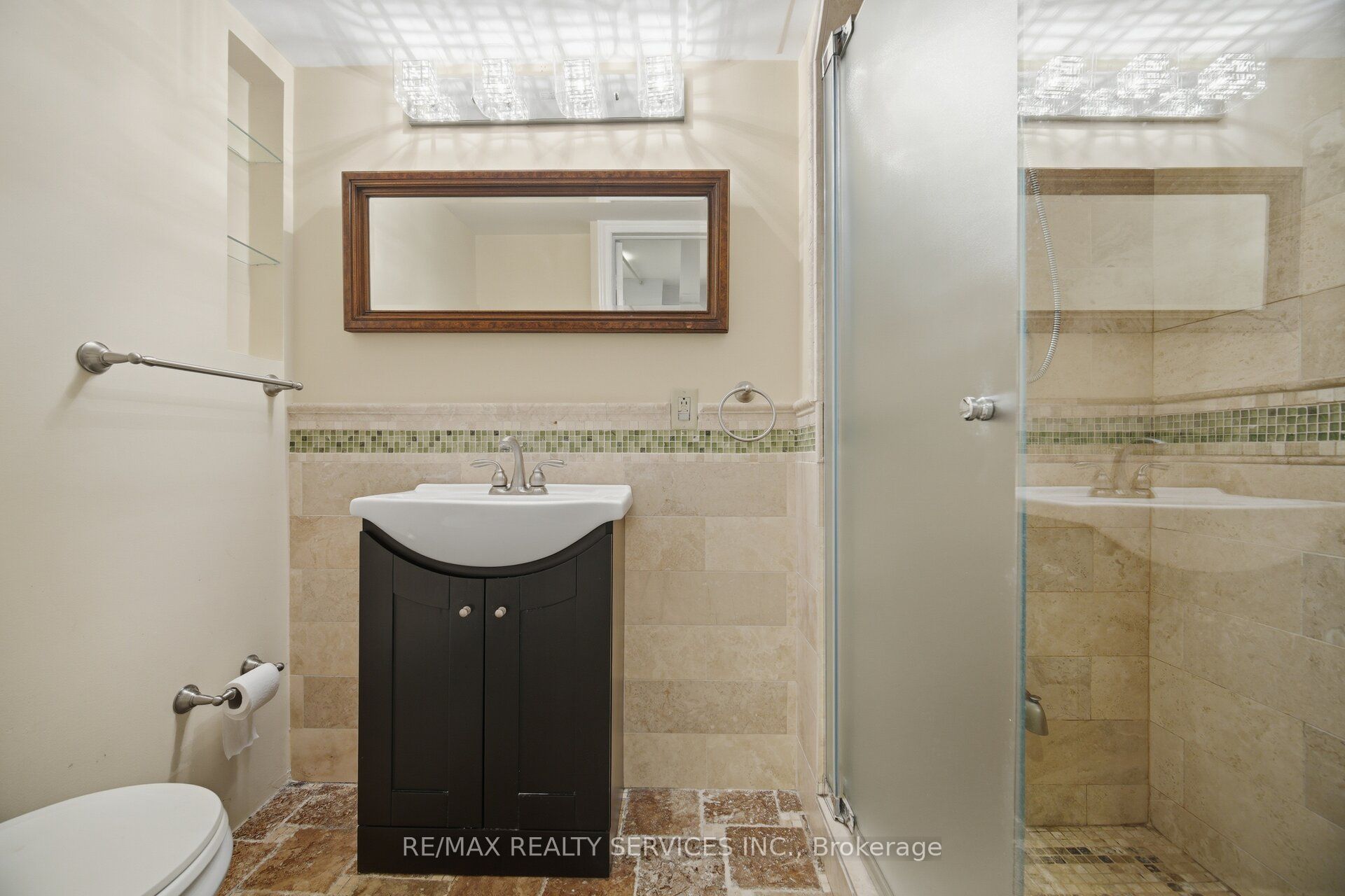 35 Glenmanor Drive Property Photo 39