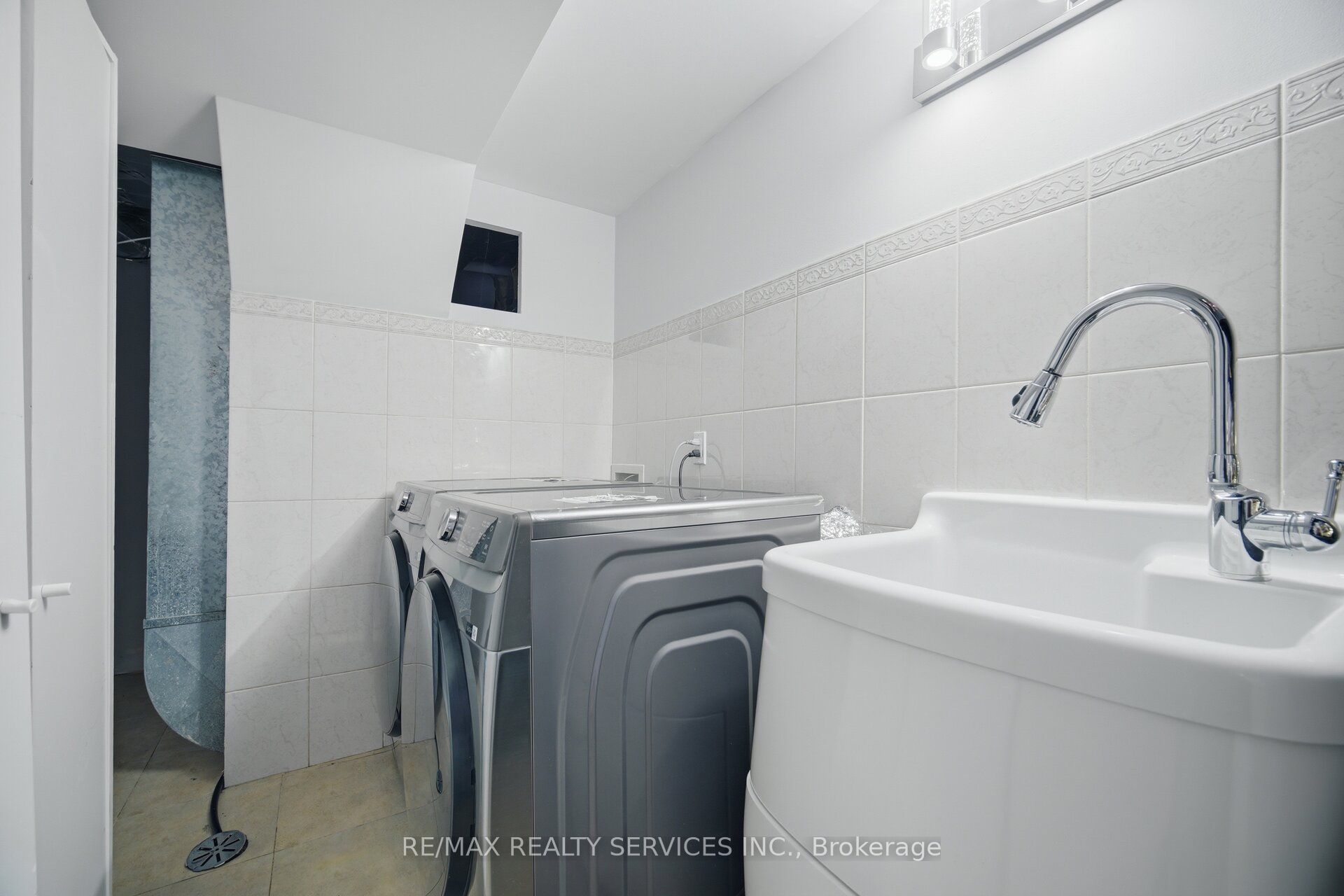 35 Glenmanor Drive Property Photo 40