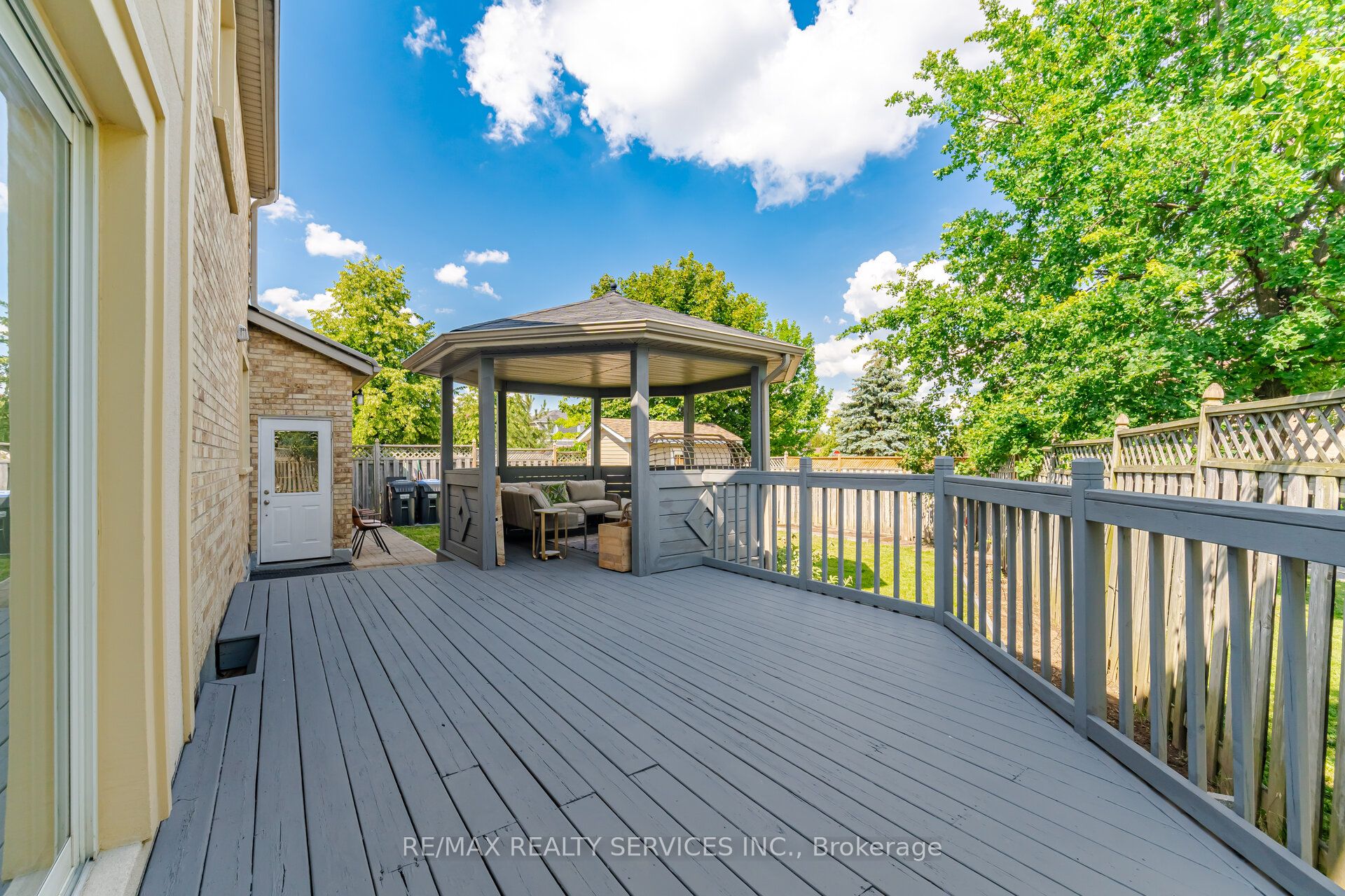 35 Glenmanor Drive Property Photo 42