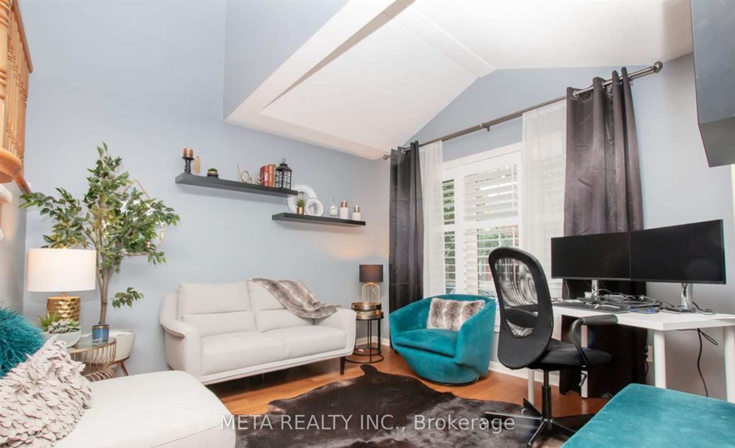 2109 Dunmore Avenue Property Photo 3