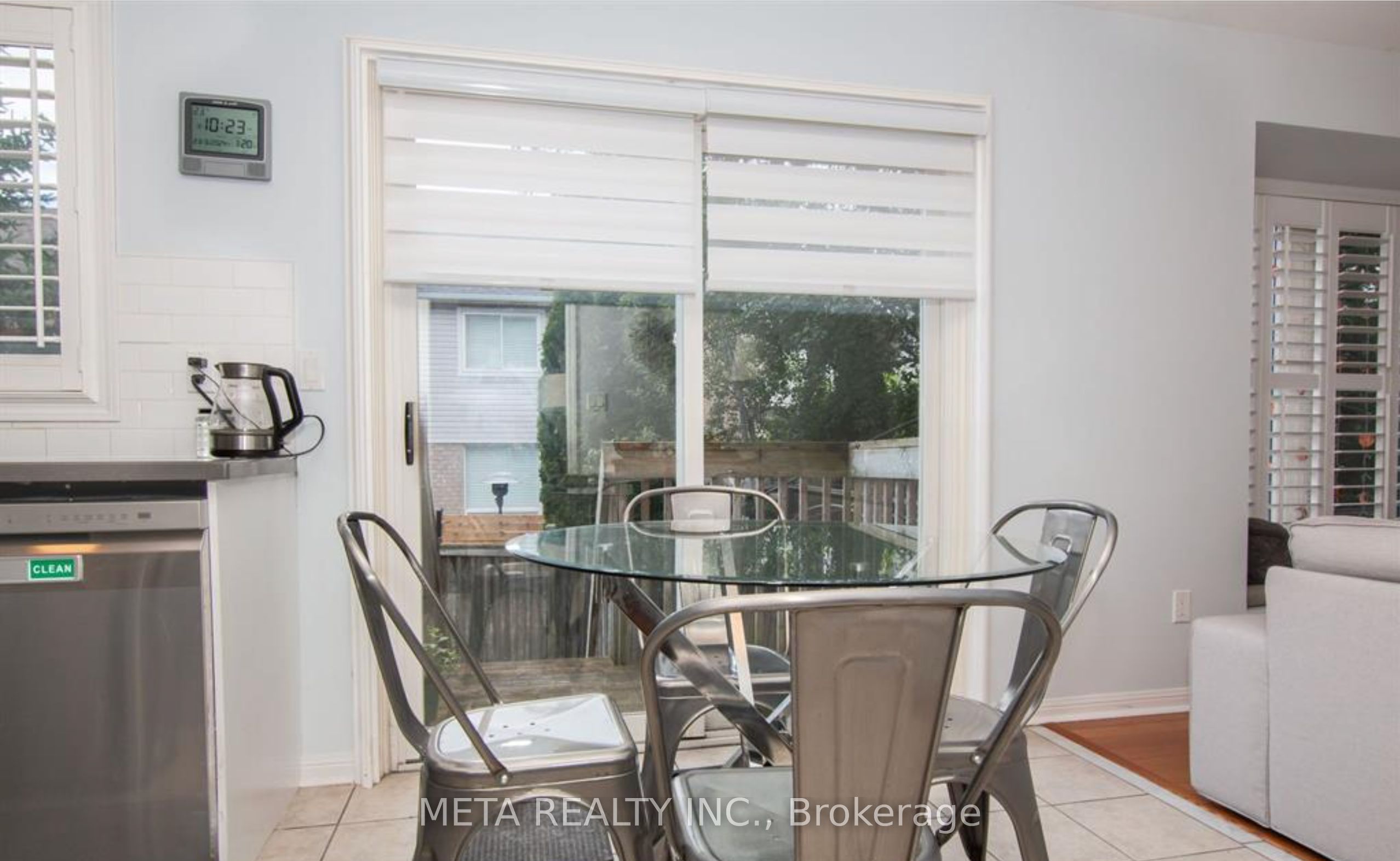 2109 Dunmore Avenue Property Photo 9