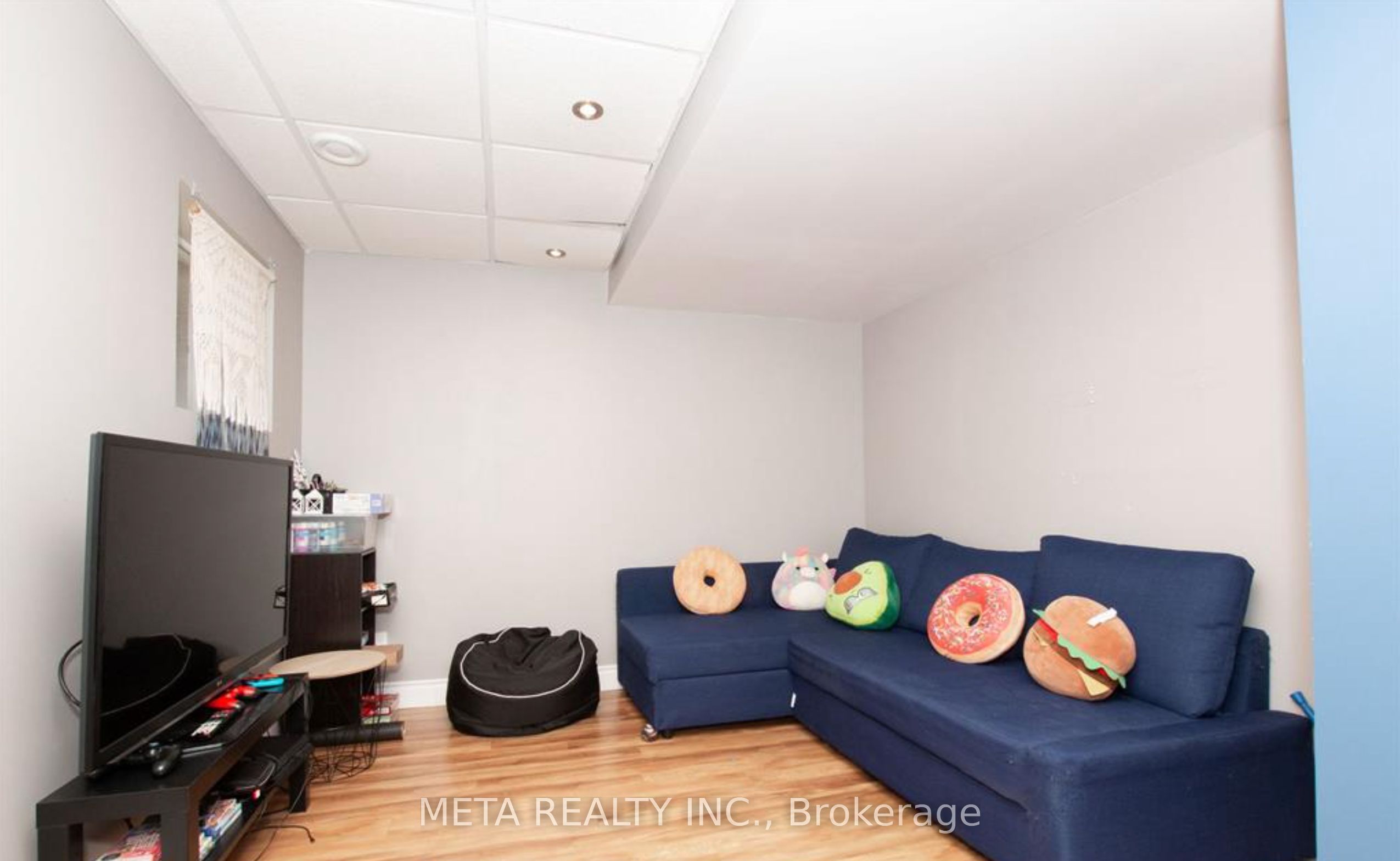 2109 Dunmore Avenue Property Photo 16