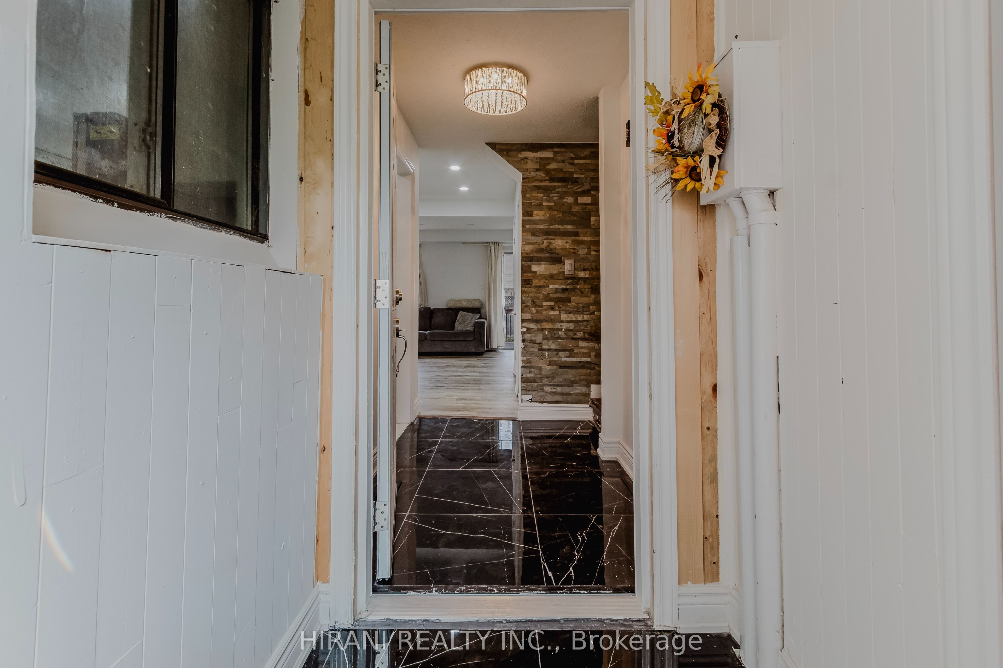 75 Royal Salisbury Way Property Photo 3