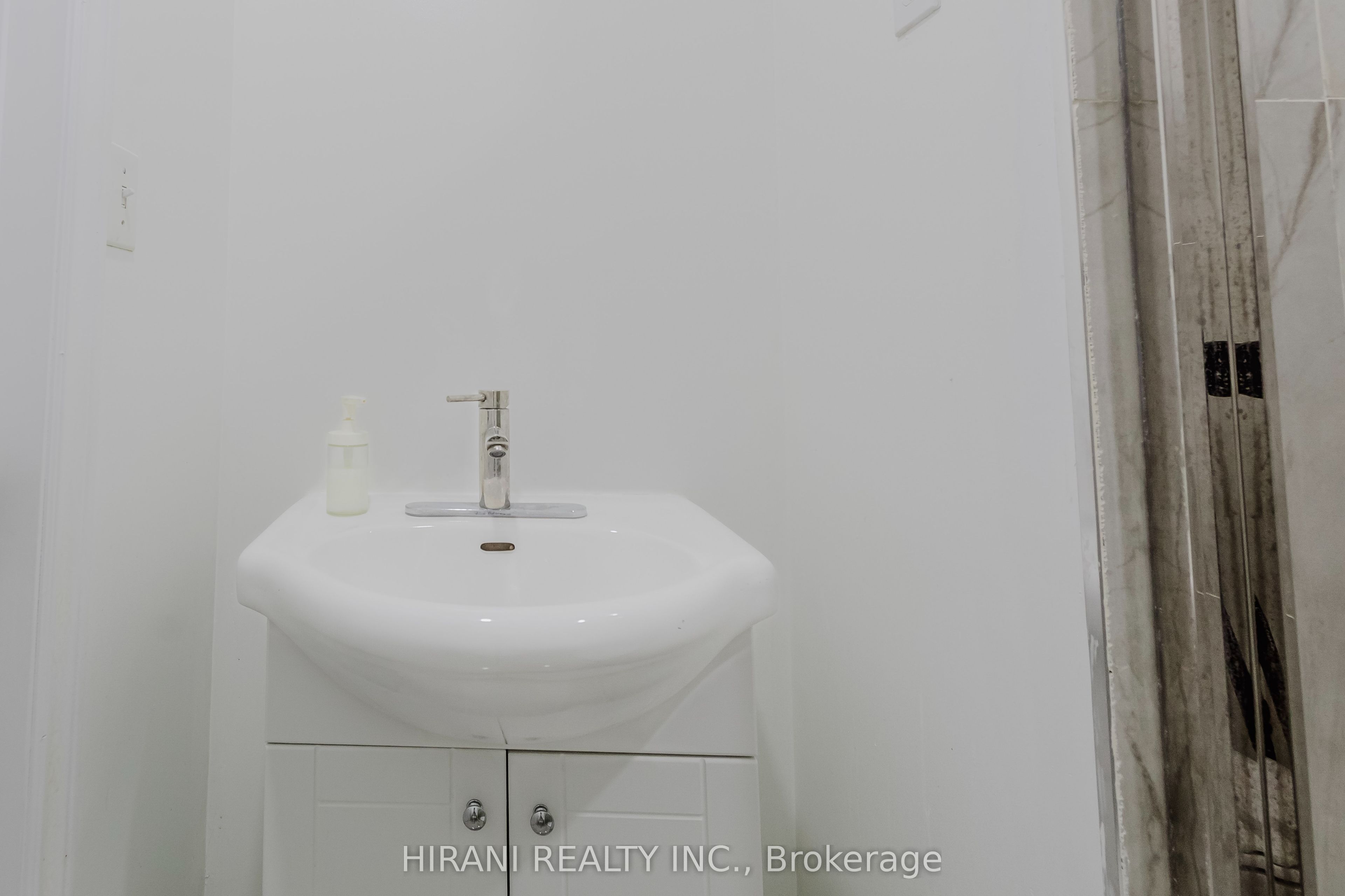 75 Royal Salisbury Way Property Photo 13